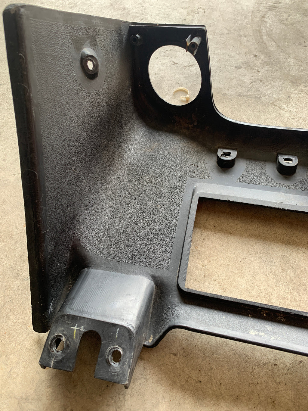 Lower Dash Panel, R32
