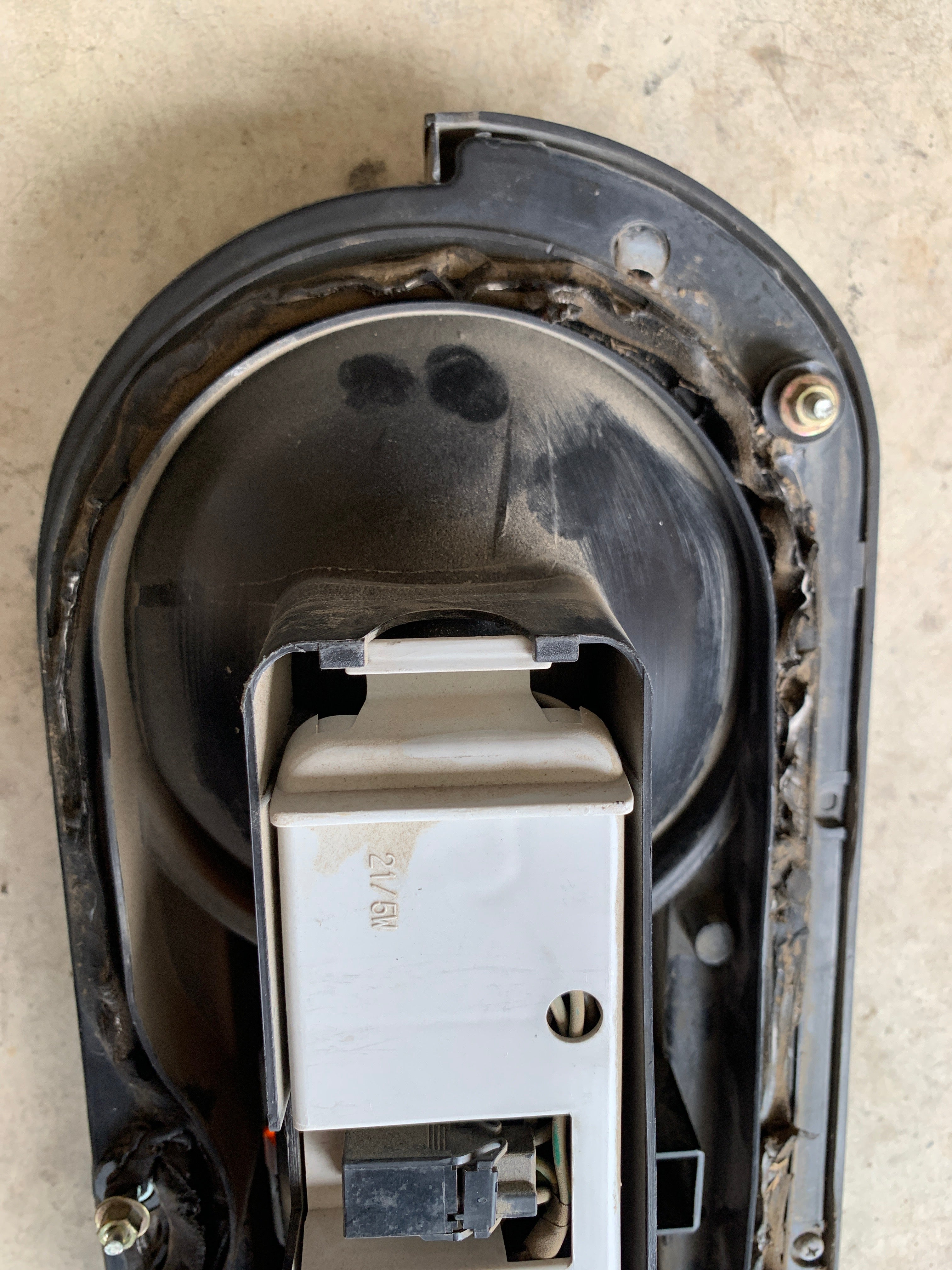 Tail lights, R32 Coupe