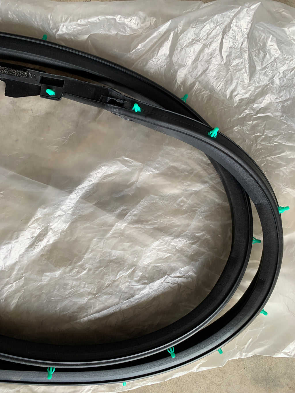 NEW Lower Door Weather Strip, R32 Coupe