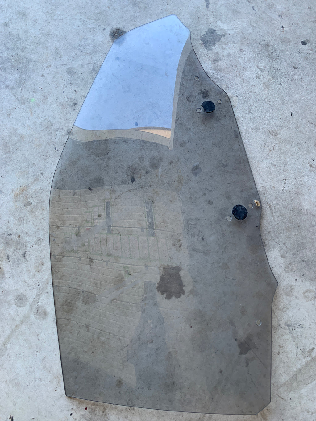 RIGHT Door Glass, R32 2dr