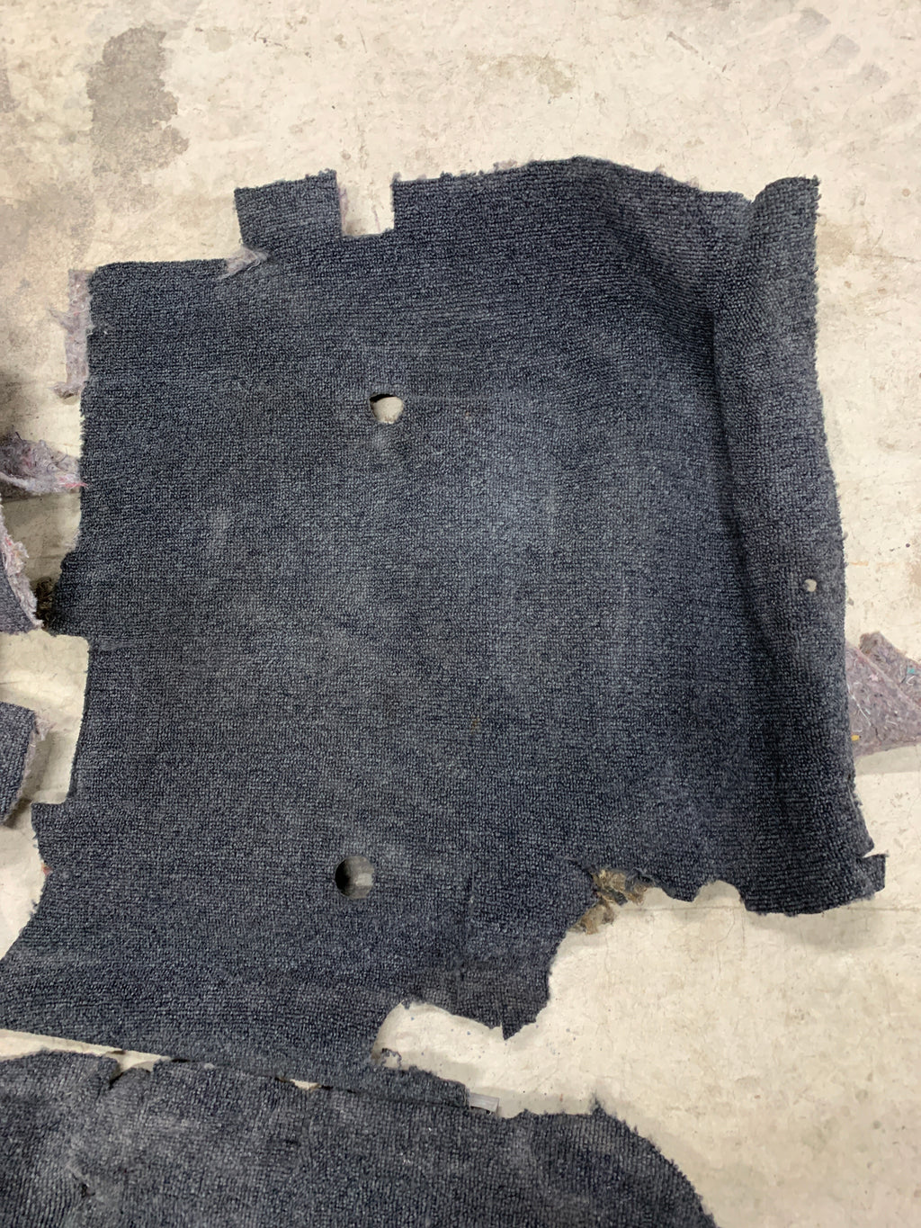 *CUT Cabin Carpet, R32 Coupe