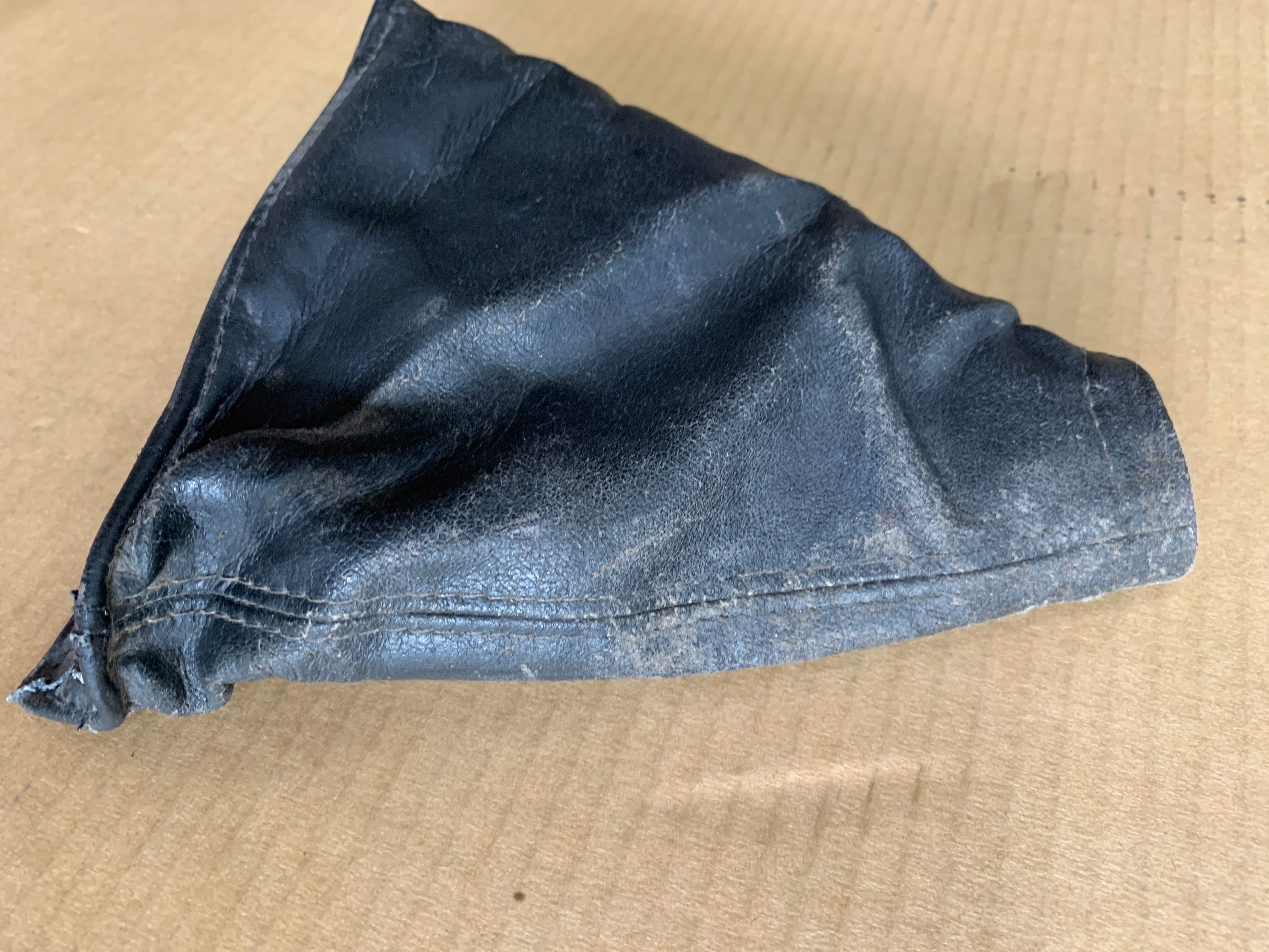 Hand Brake Boot, R32