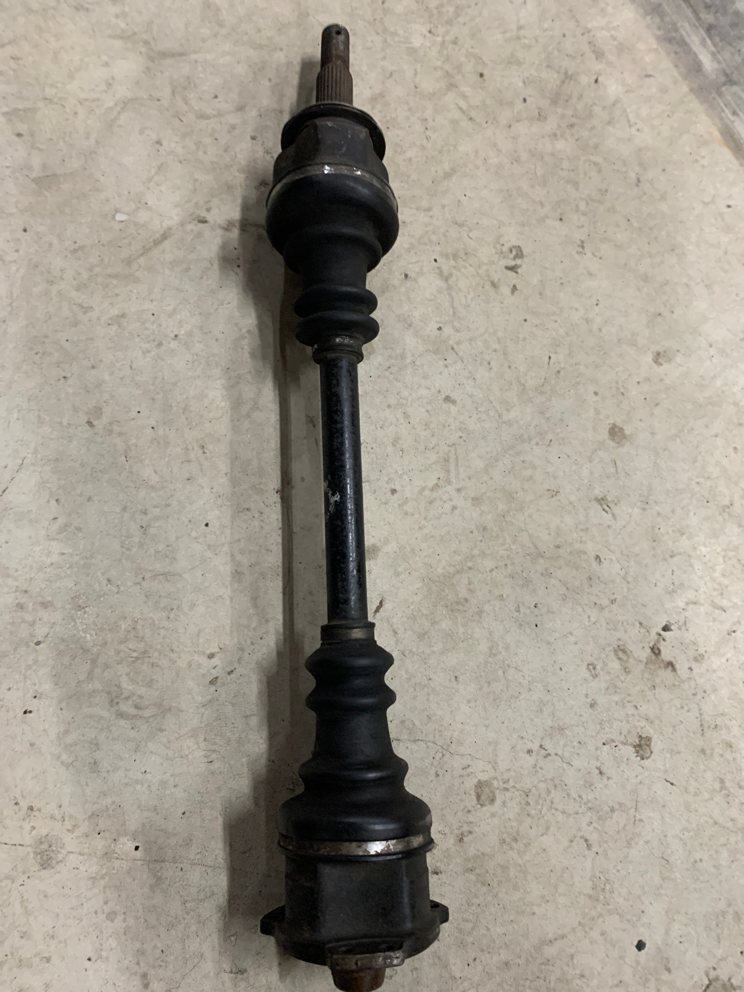 RIGHT Rear Axle 3x2, R32 RWD