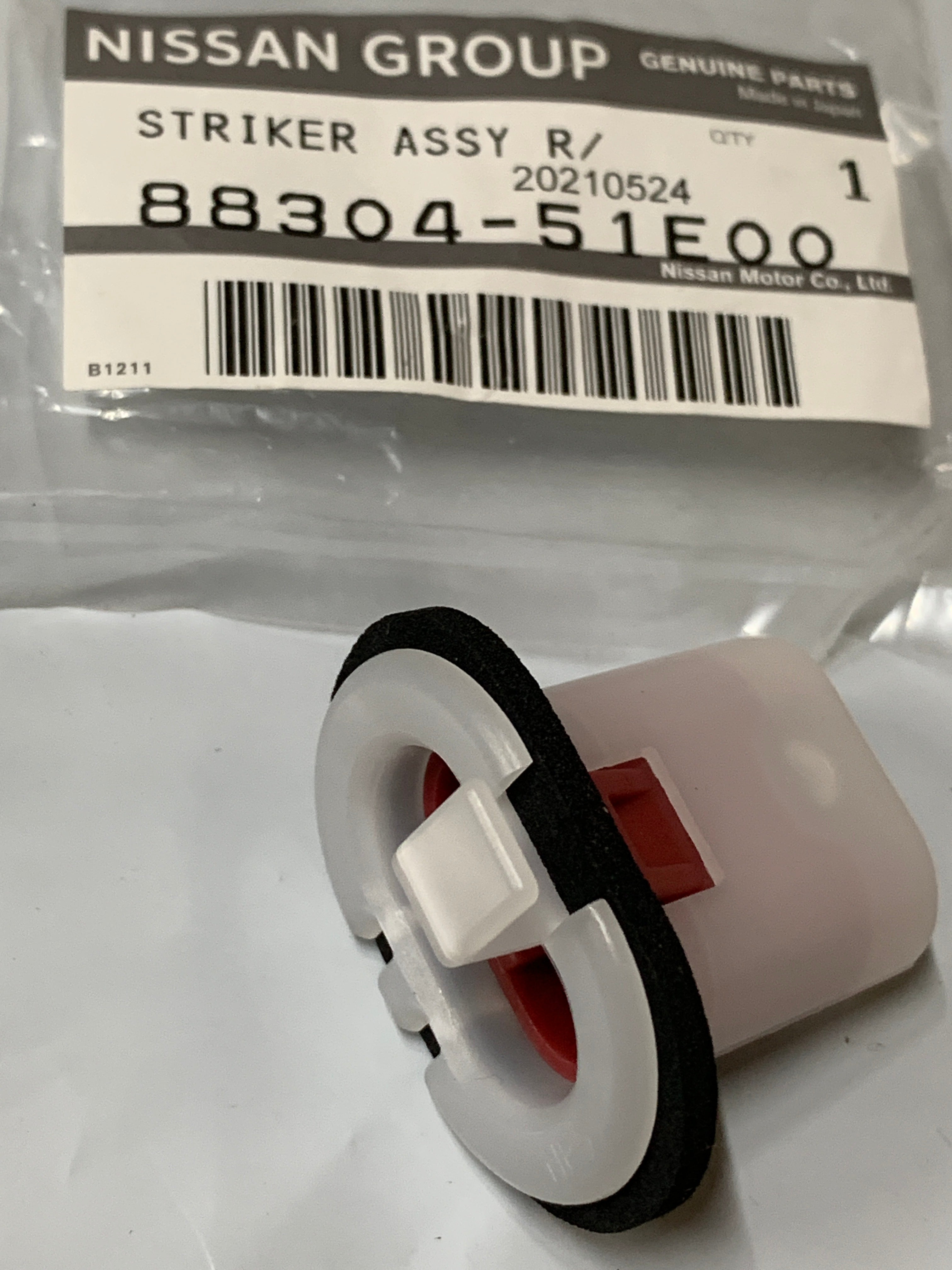 NEW Rear Seat Cushion Hook, R32/33/34