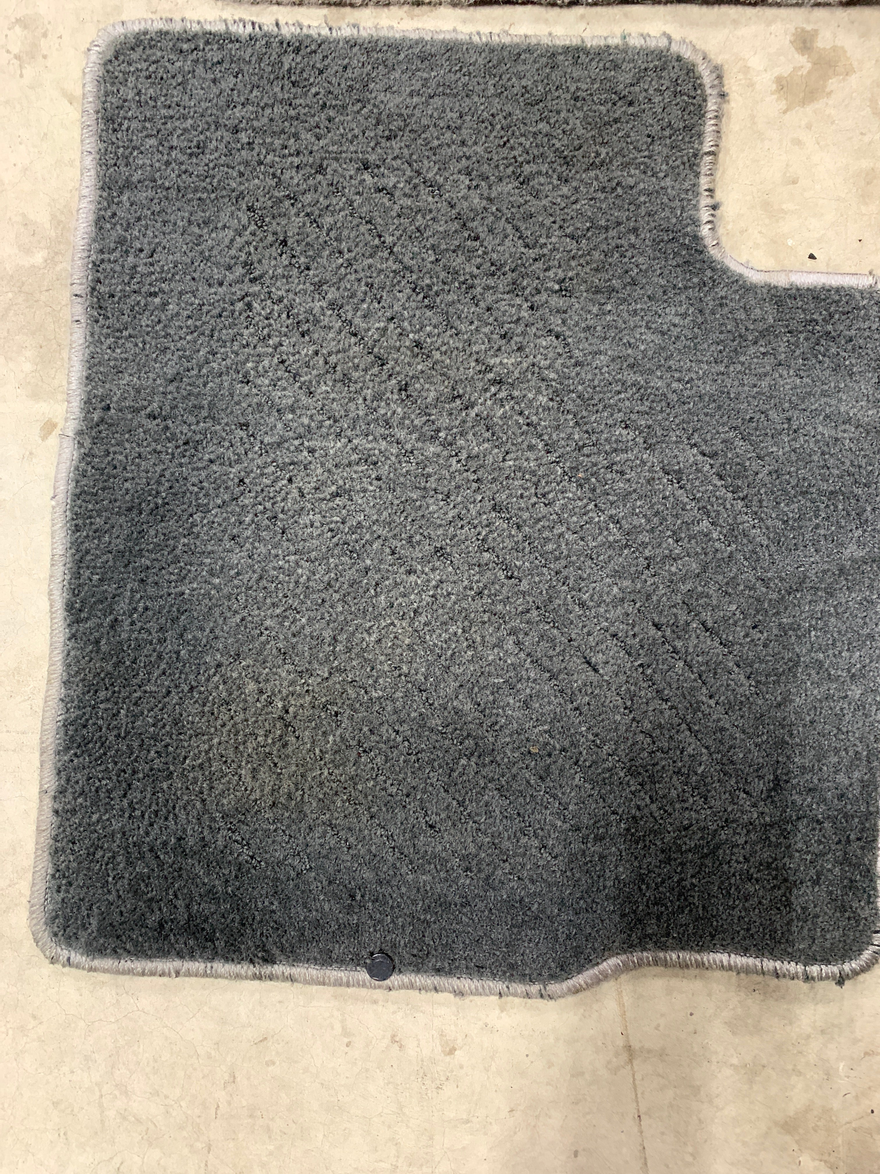 Floor Mats, R32