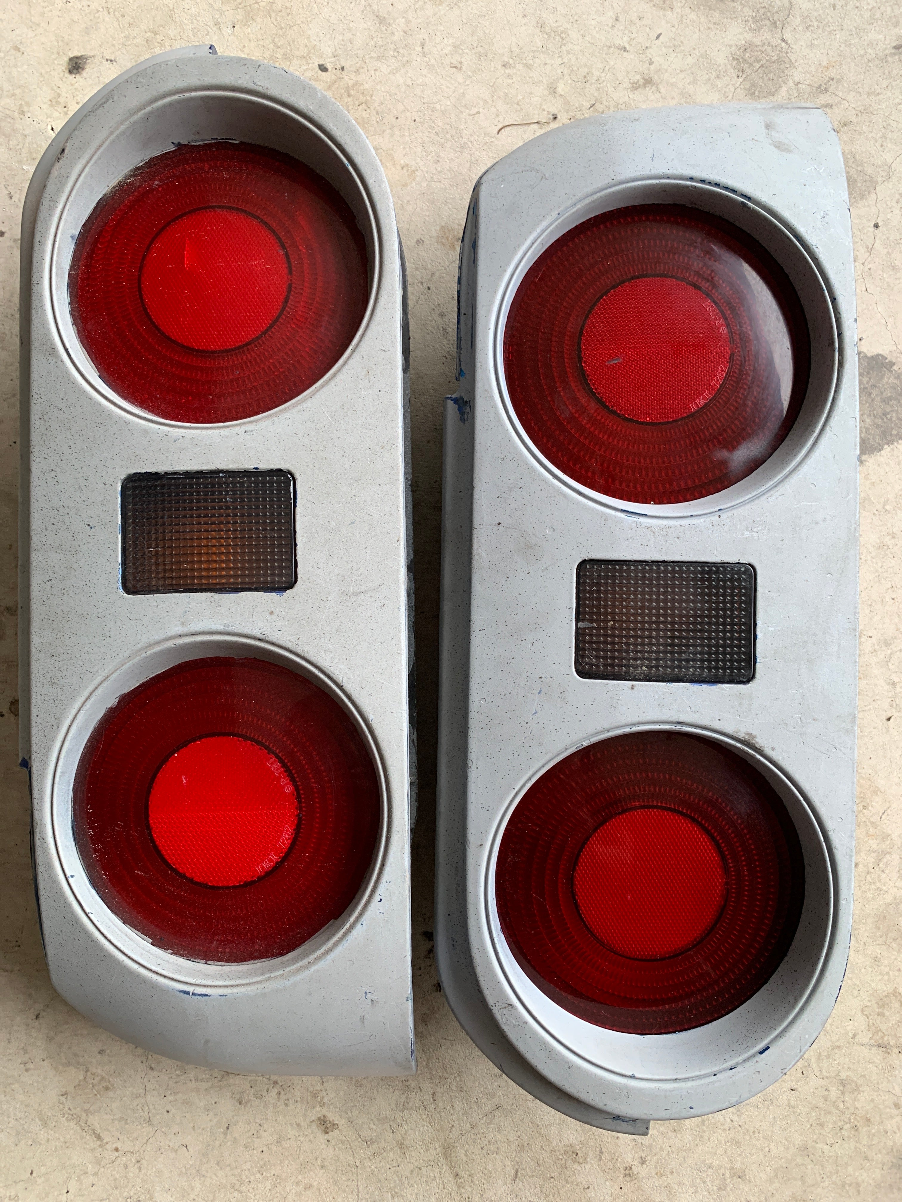 Tail lights, R32 Coupe