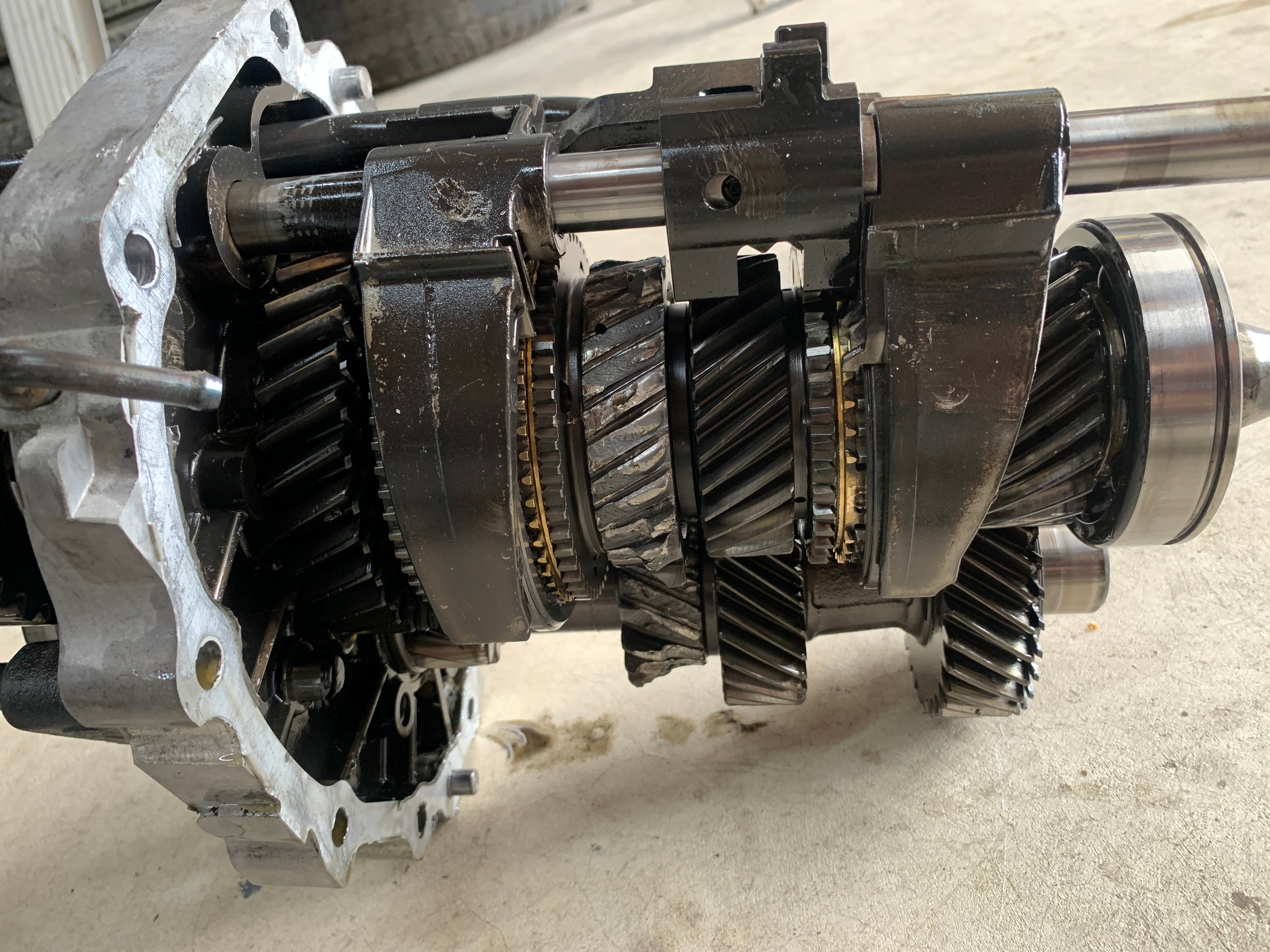 Damaged Gearbox, R32 GTR