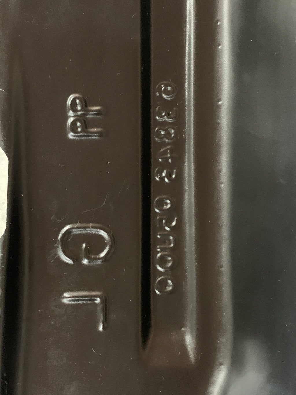 Front LEFT Guard Liner (back), R32 GTR
