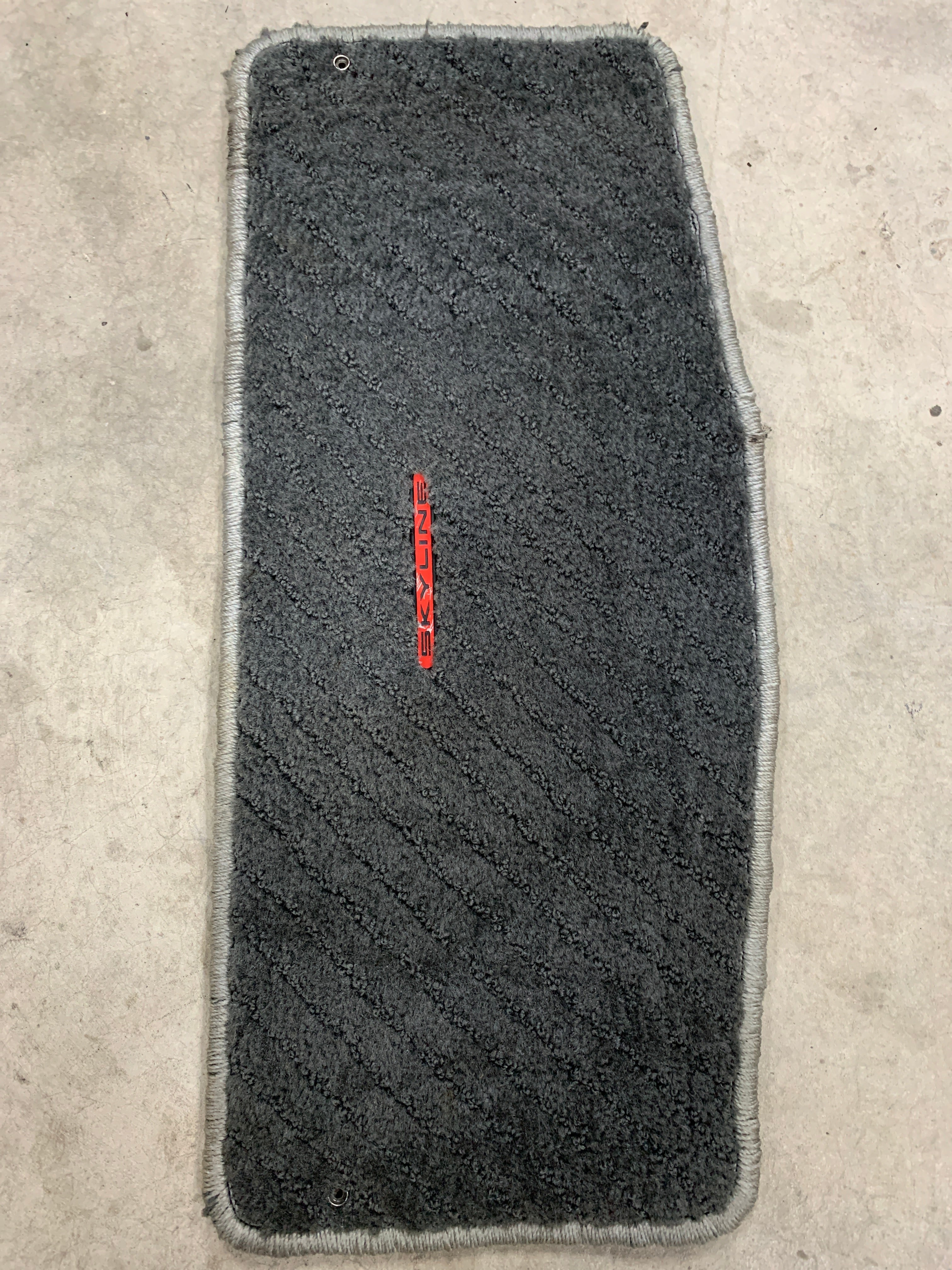 Rear Center Mat, R32