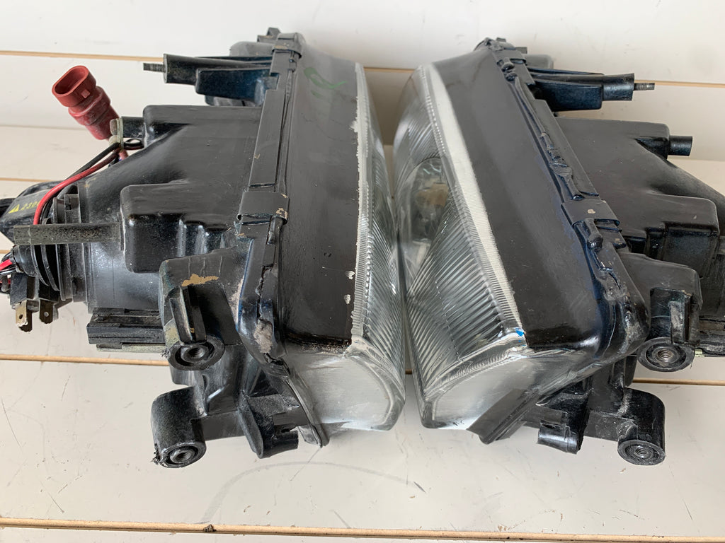 PAIR Headlights HID, R32