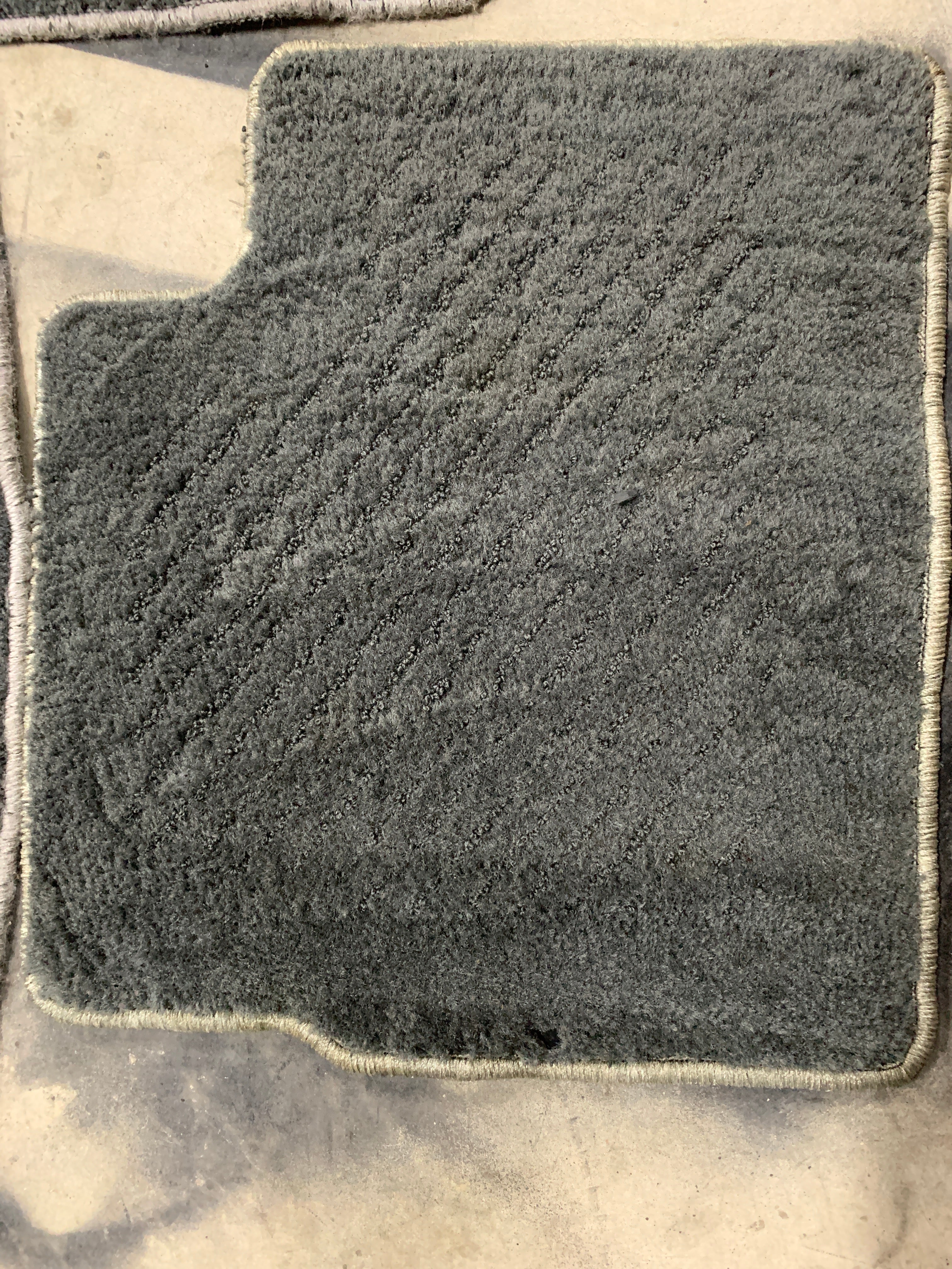 Floor Mats, R32