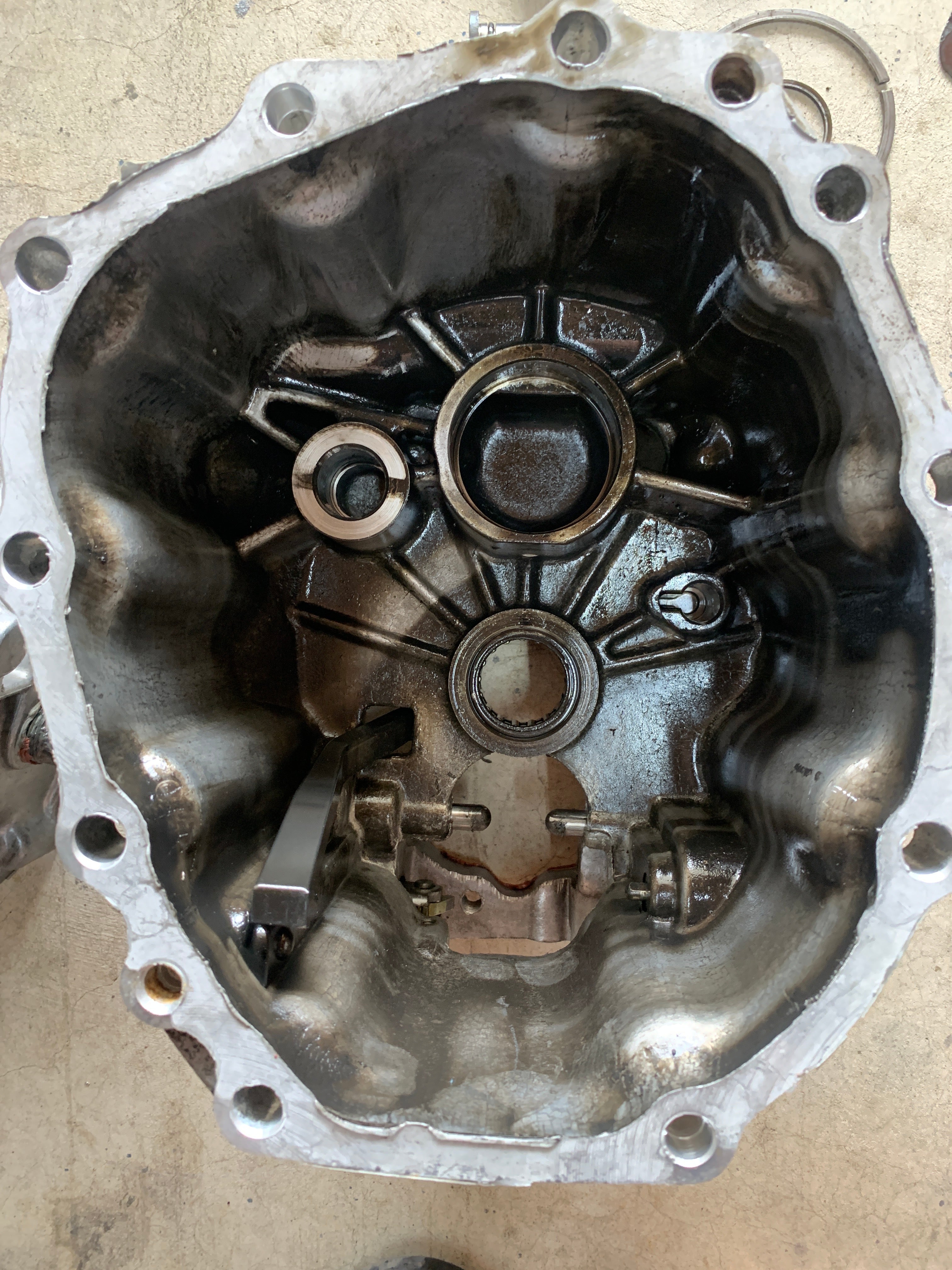 Damaged Gearbox, R32 GTR