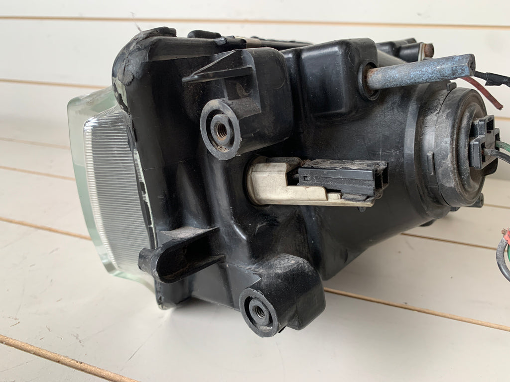 LEFT Head Light, R32