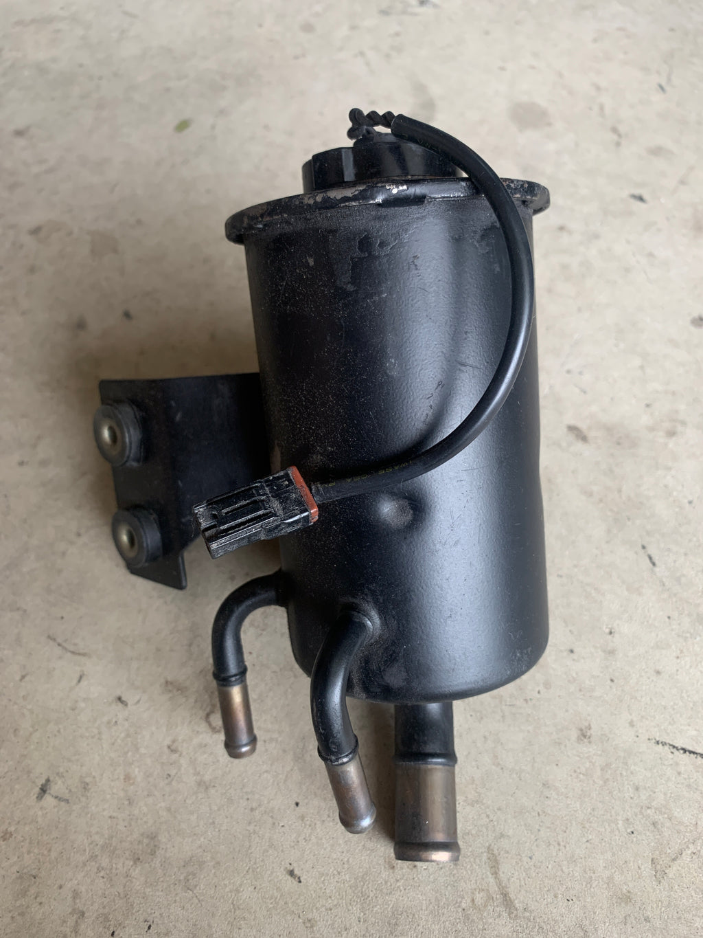 Power Steering Reservoir, R32