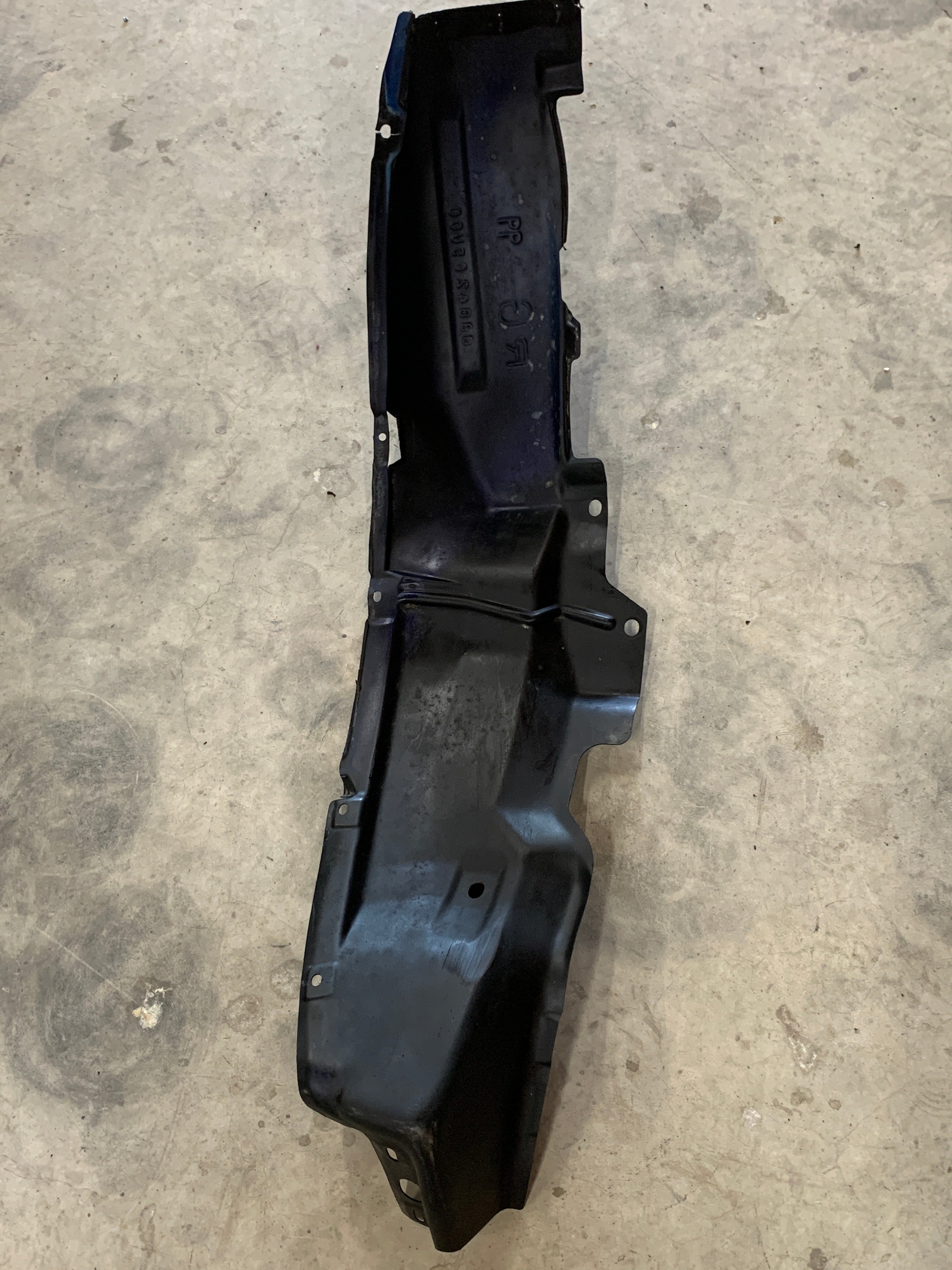 Front LEFT Guard Liner (back), R32 GTR