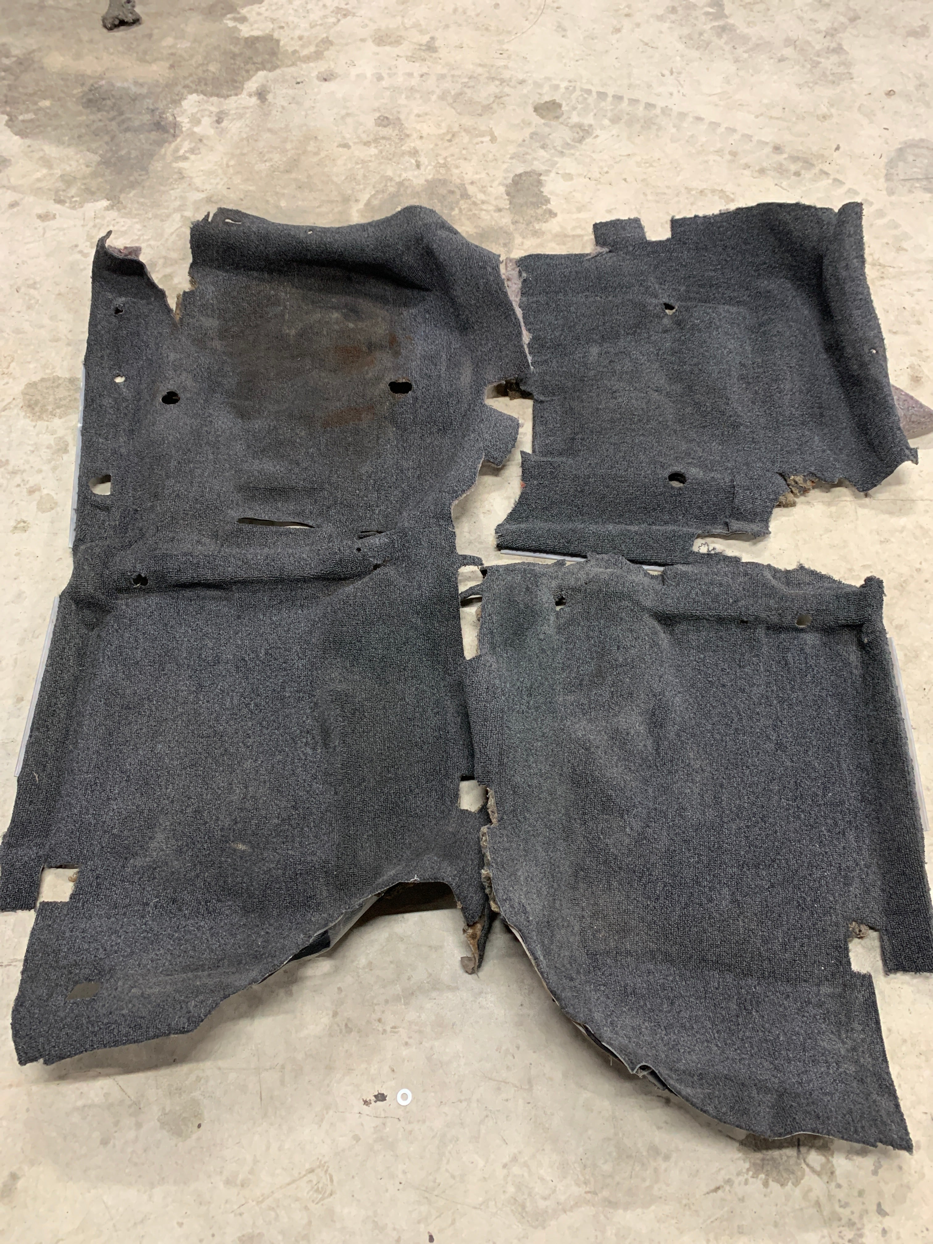 *CUT Cabin Carpet, R32 Coupe