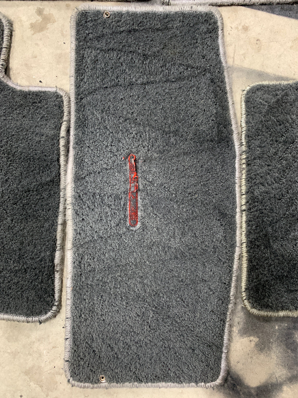 Floor Mats, R32