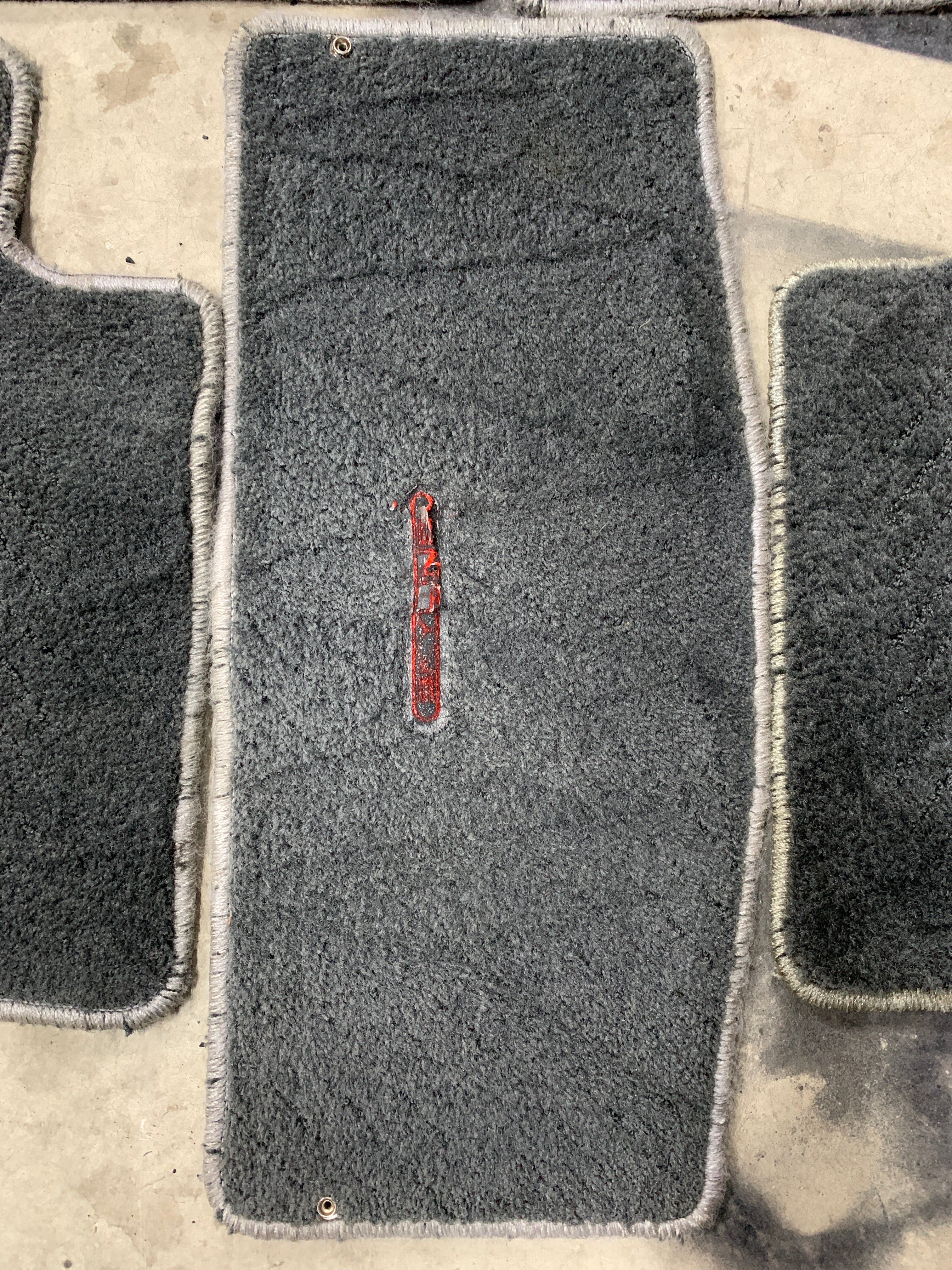 Floor Mats, R32