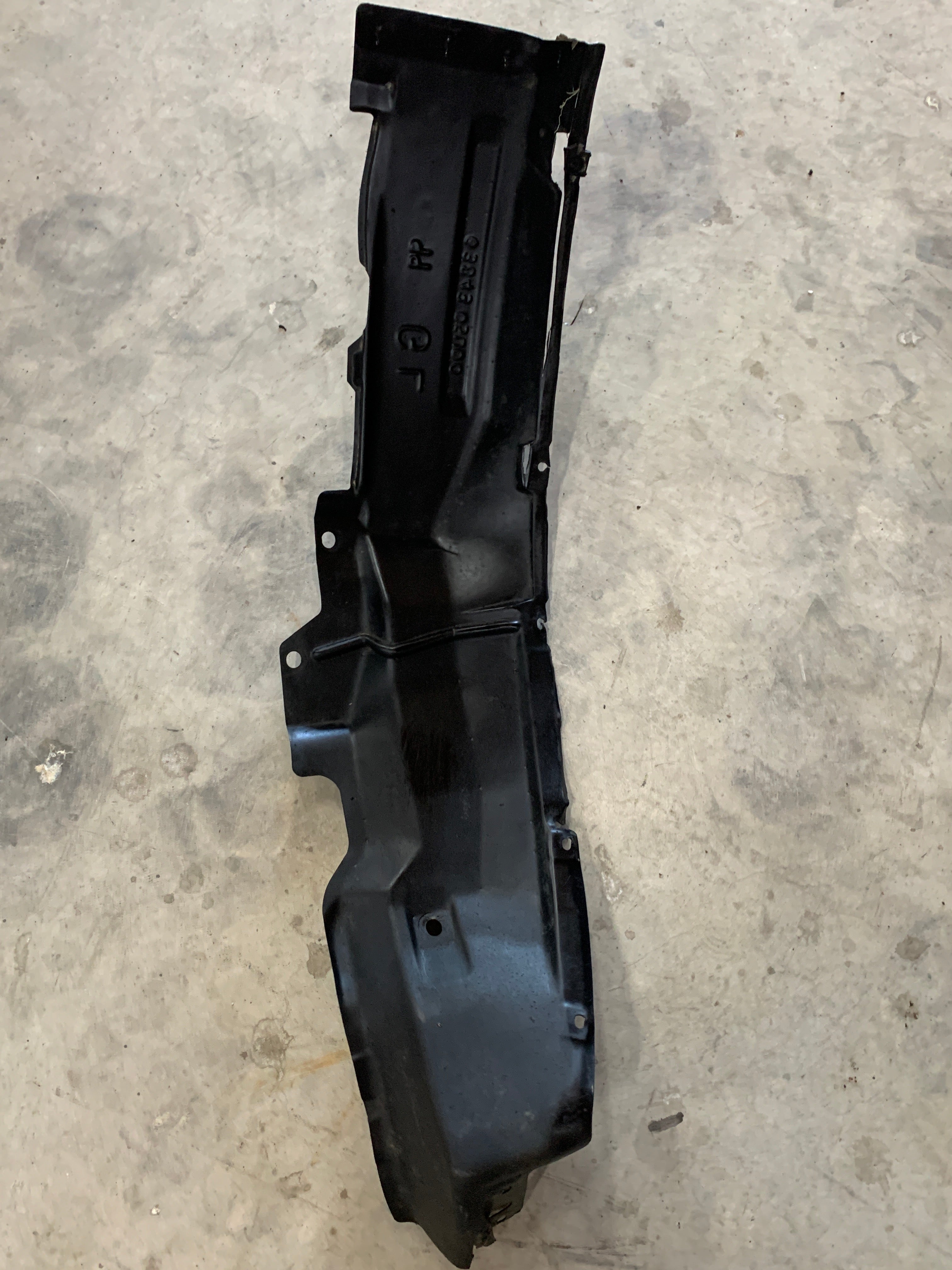 Front LEFT Guard Liner (back), R32 GTR