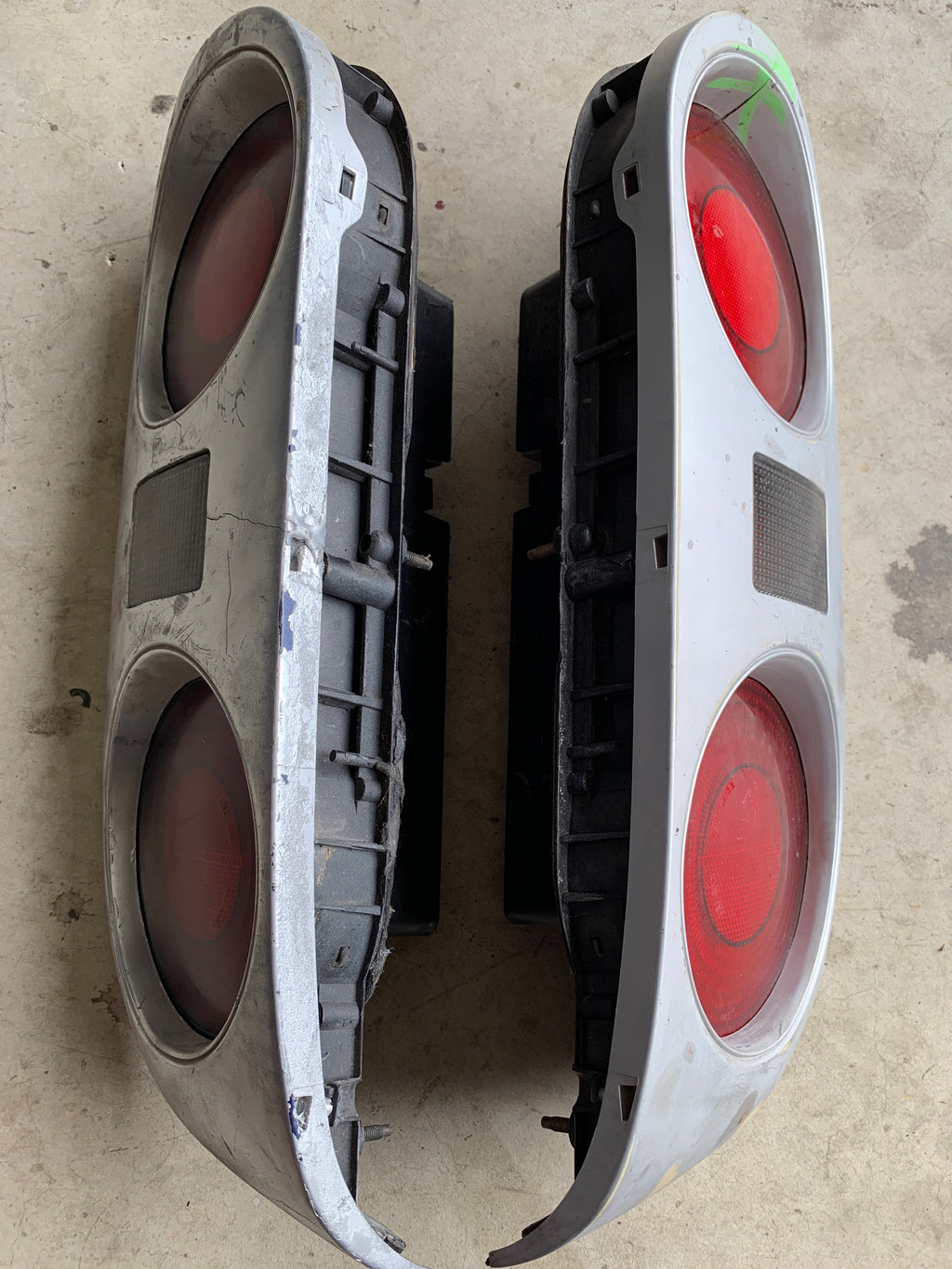 Tail lights, R32 Coupe