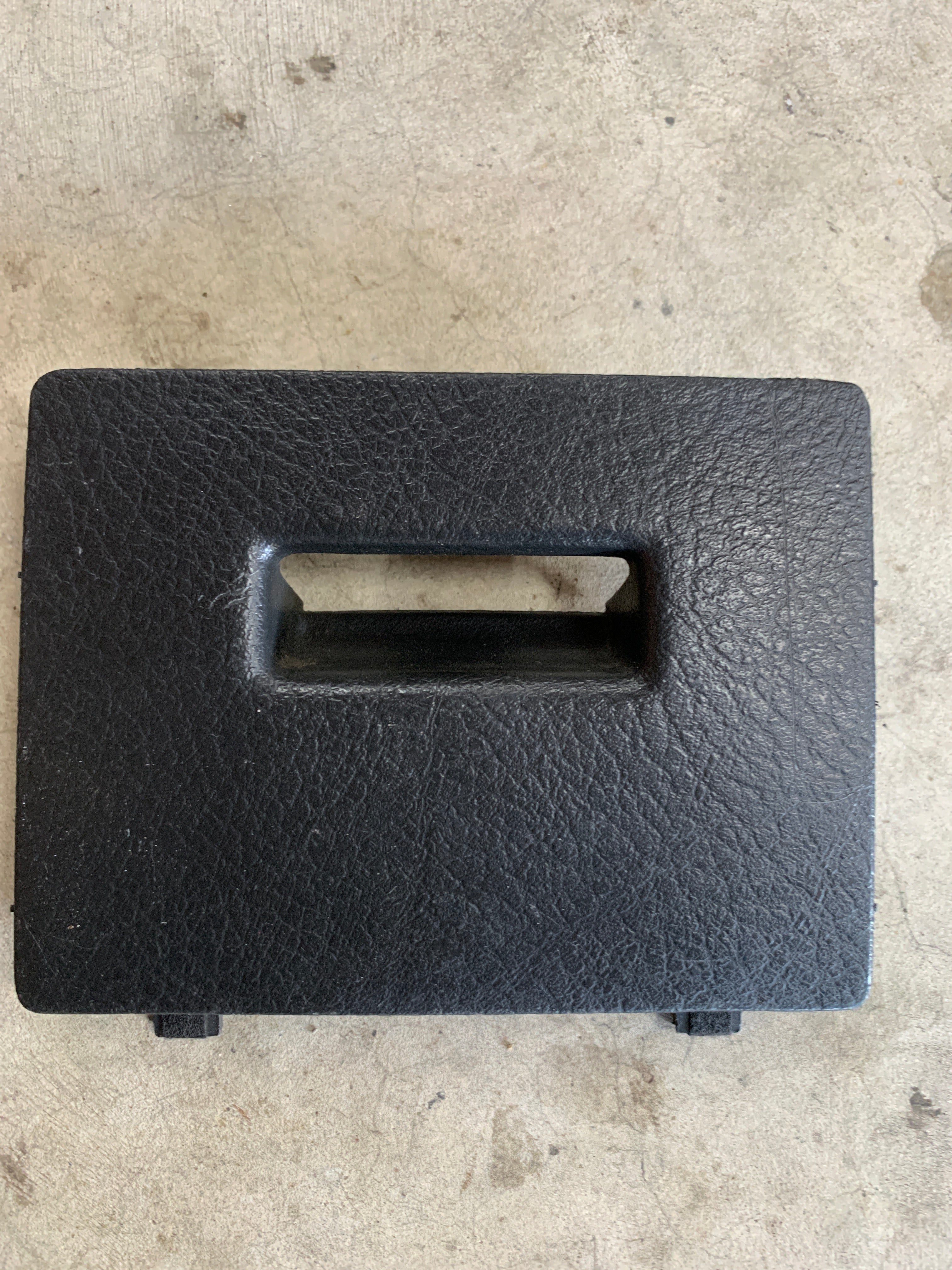 Interior Fuse Cover, R32