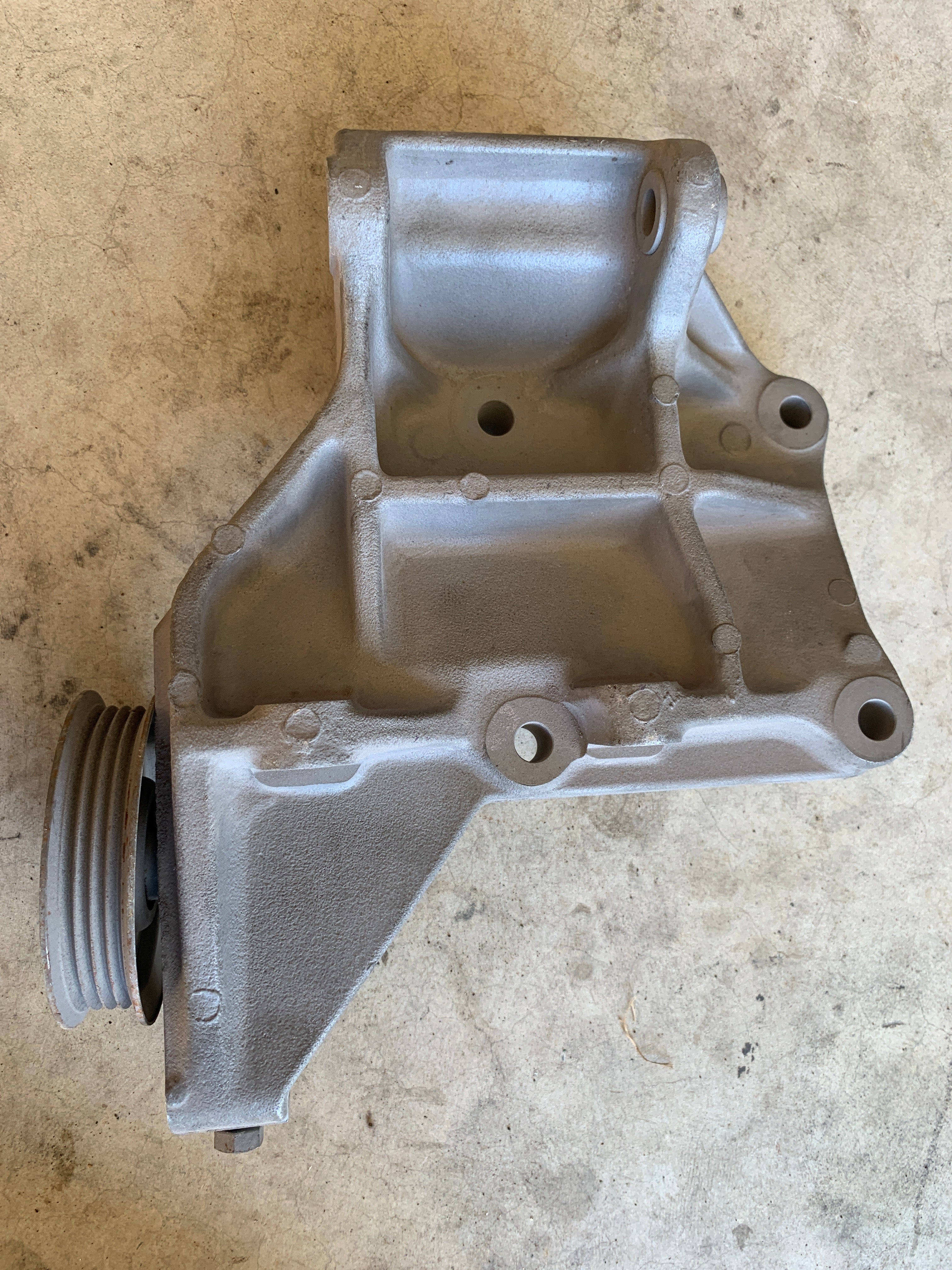 AC Compressor Bracket, R33 rwd