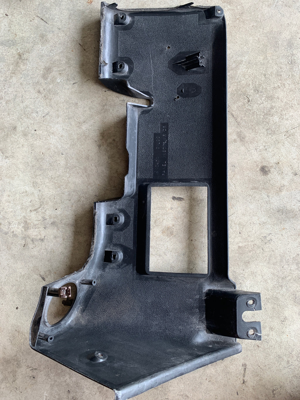 Lower Dash Panel, R32