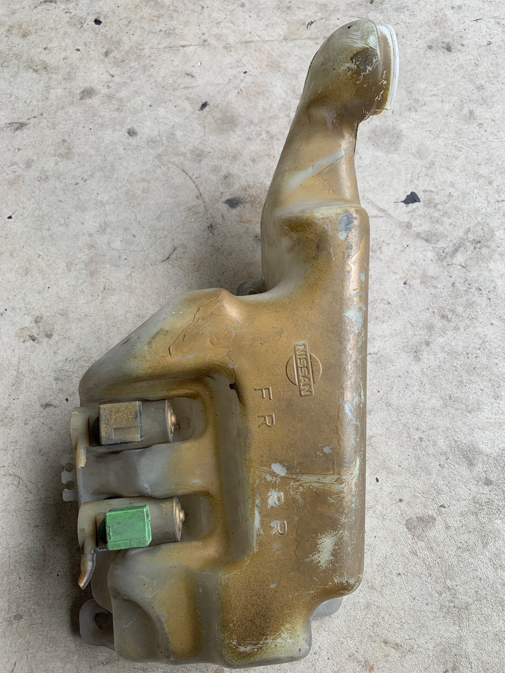 Windscreen Washer Tank, R32