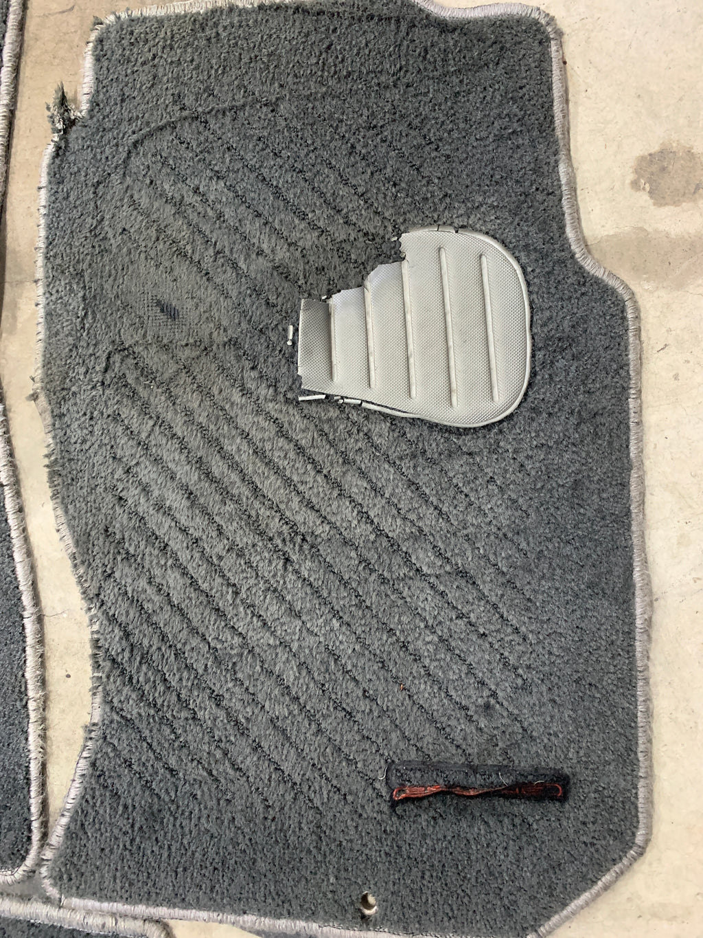 Floor Mats, R32