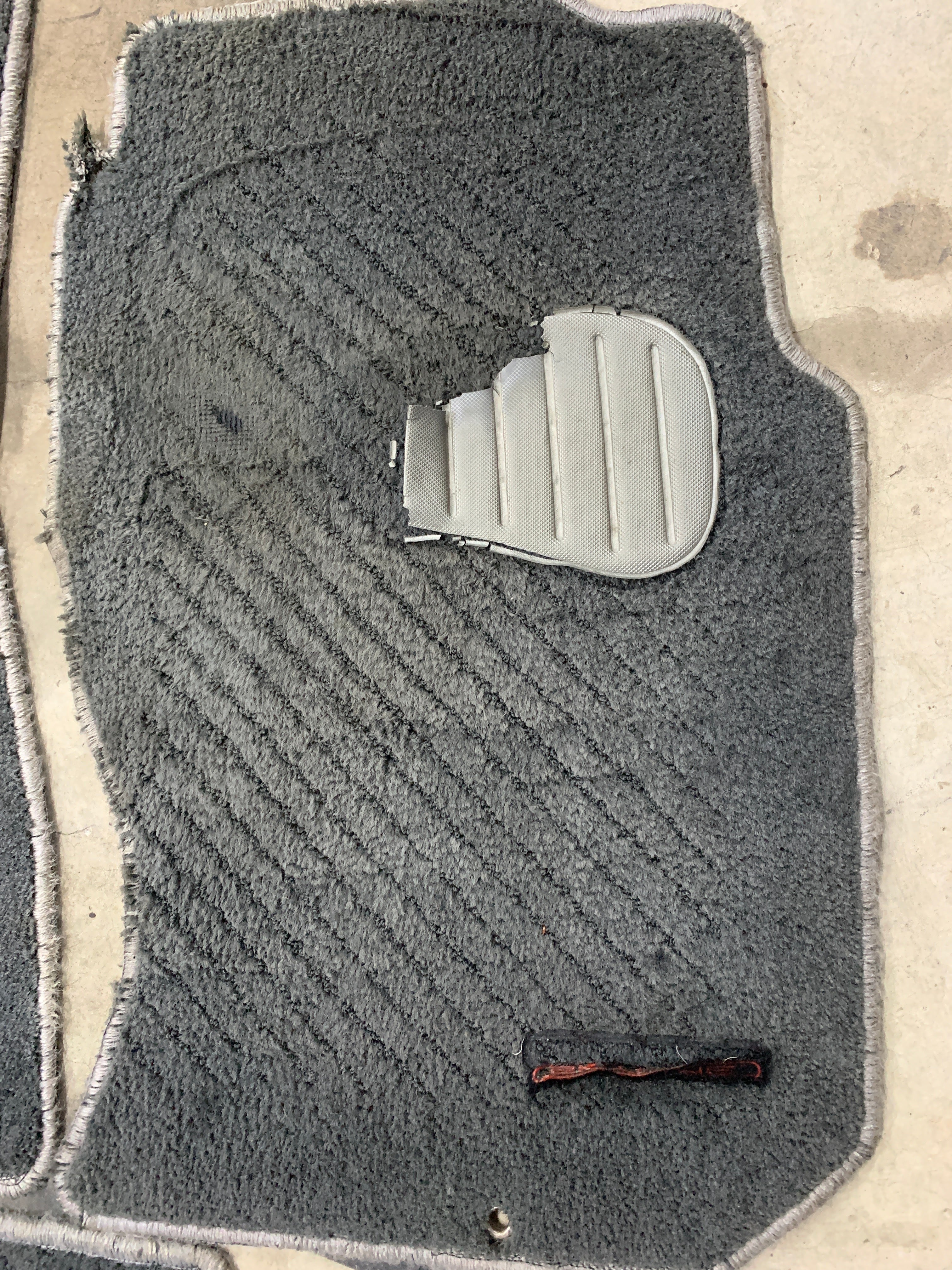 Floor Mats, R32