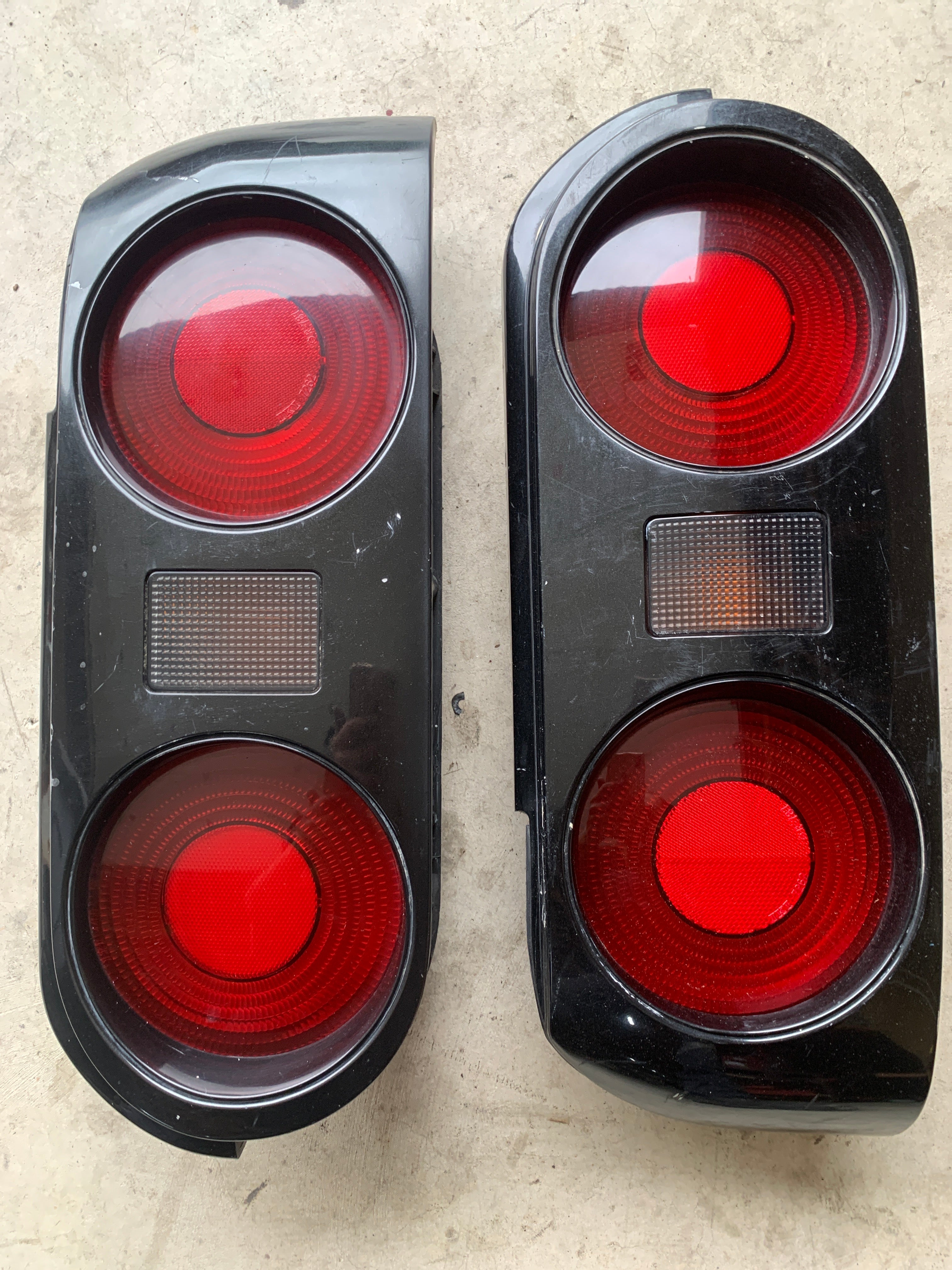 Tail lights, R32 Coupe