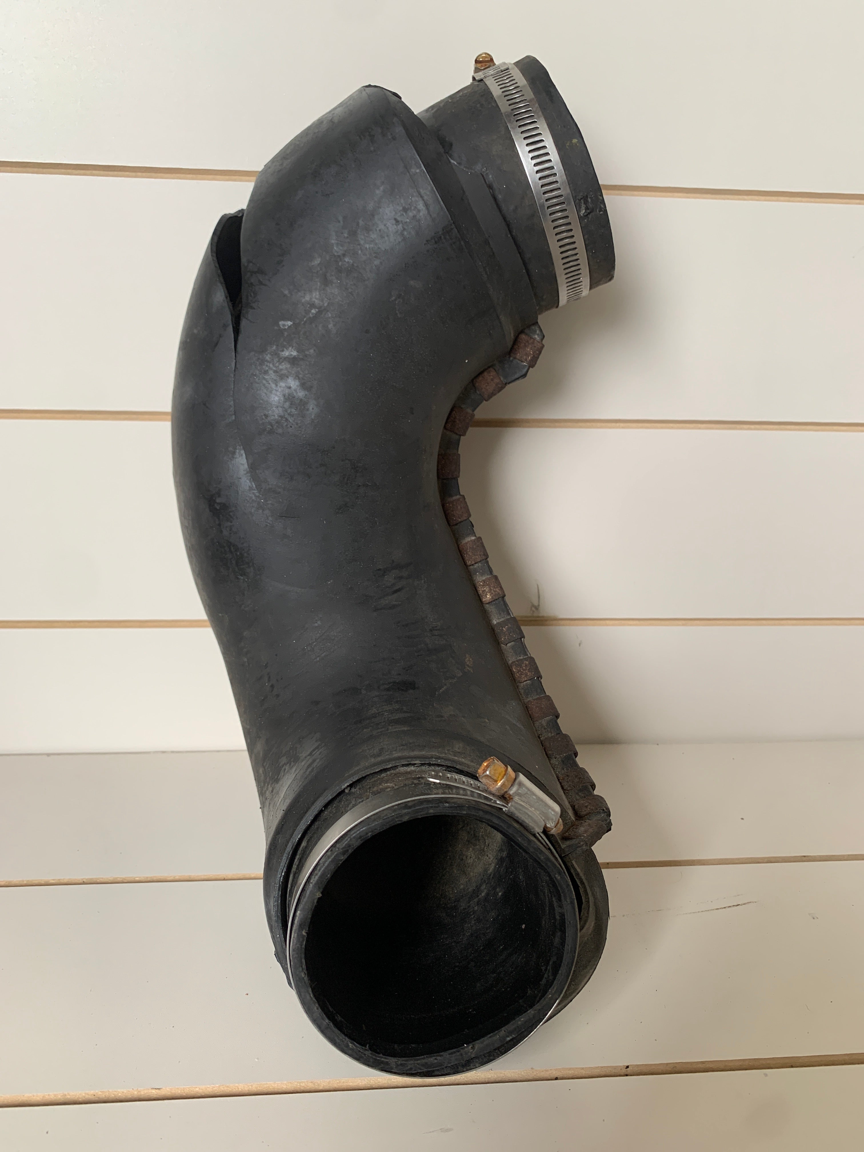 RUBBER Pipe - Front Left from Intercooler, GT-R