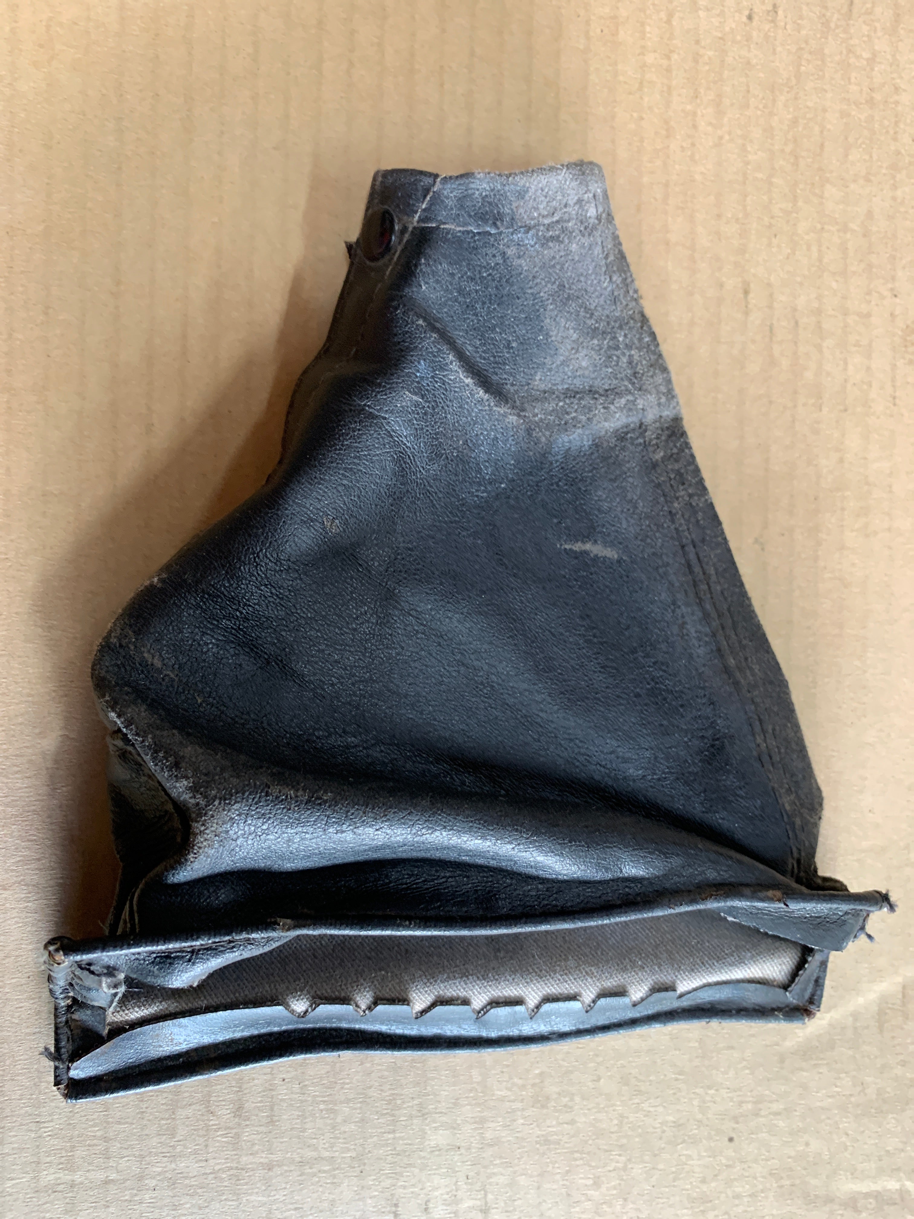 Hand Brake Boot, R32