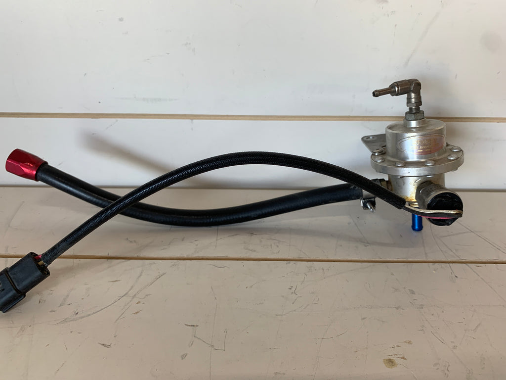 SARD Fuel Pressure Reg w/DEFI Fuel pressure sensor