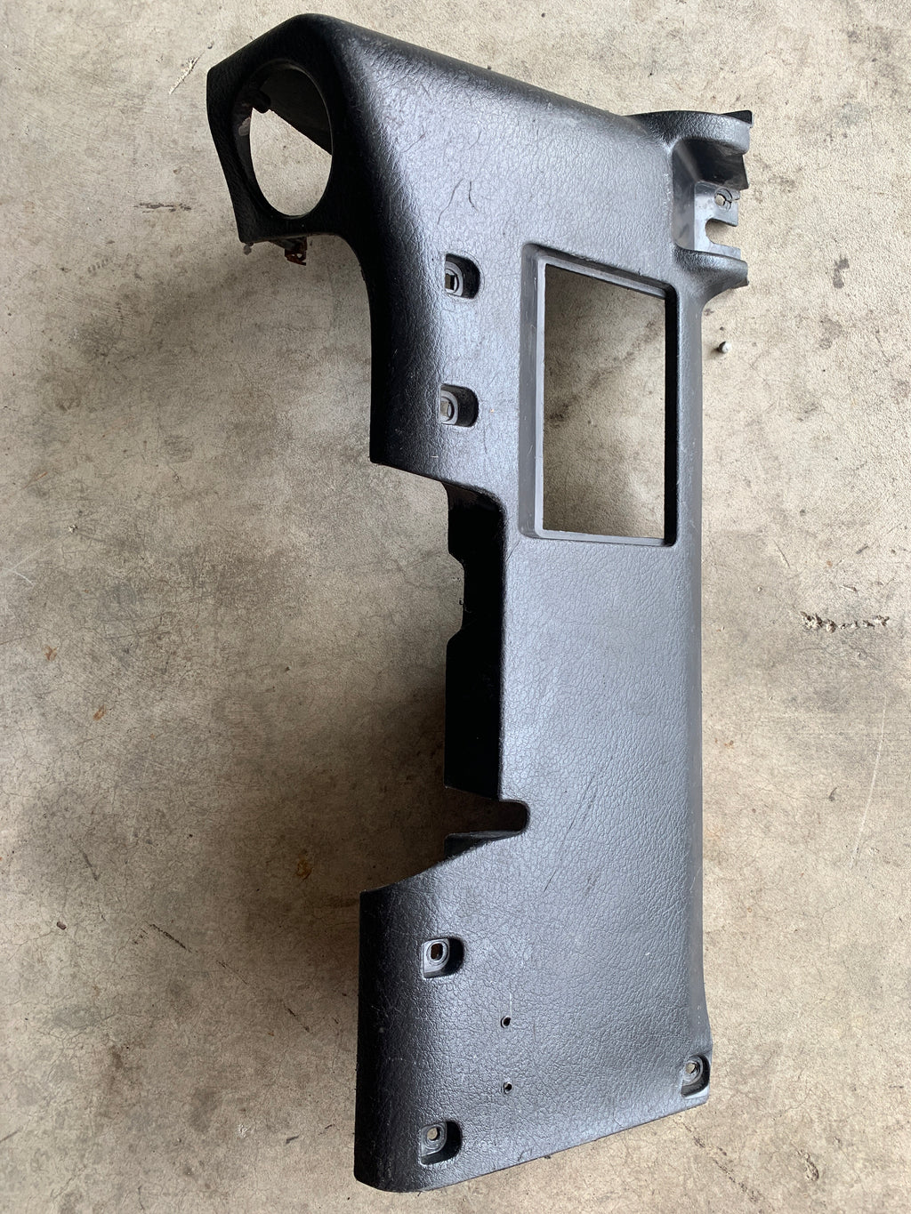 Lower Dash Panel, R32