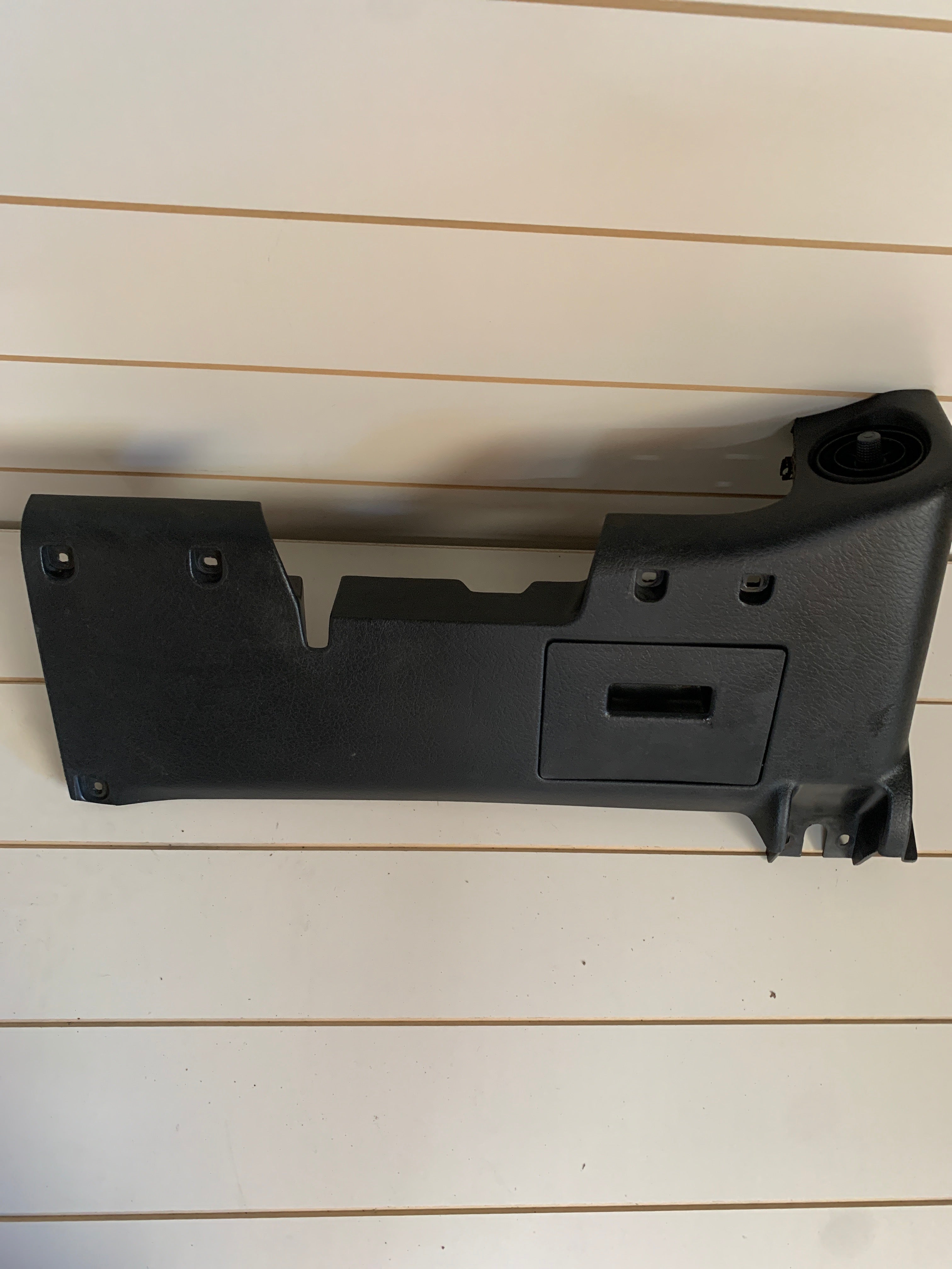 Lower Dash Panel, R32