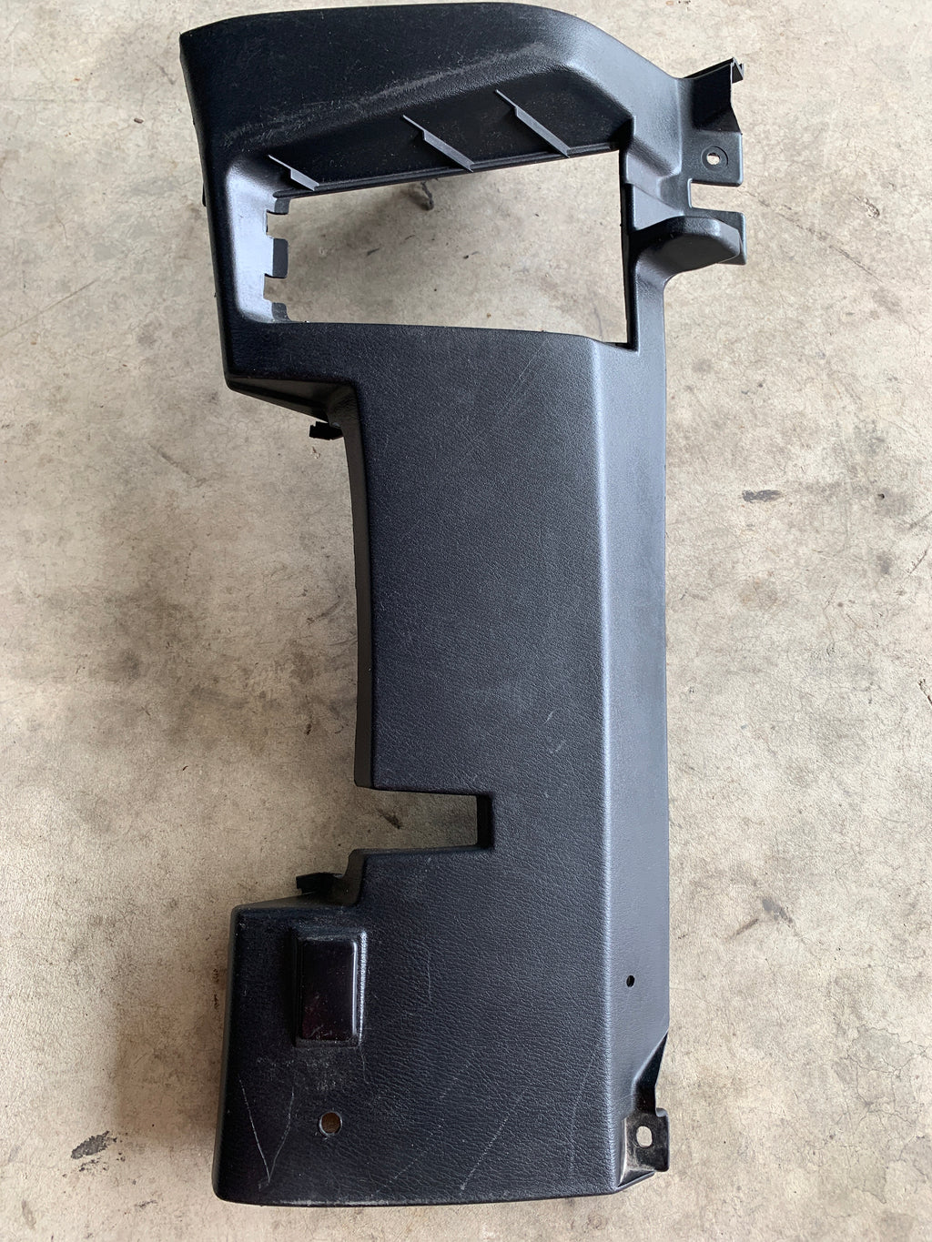Lower Dash Panel, R33