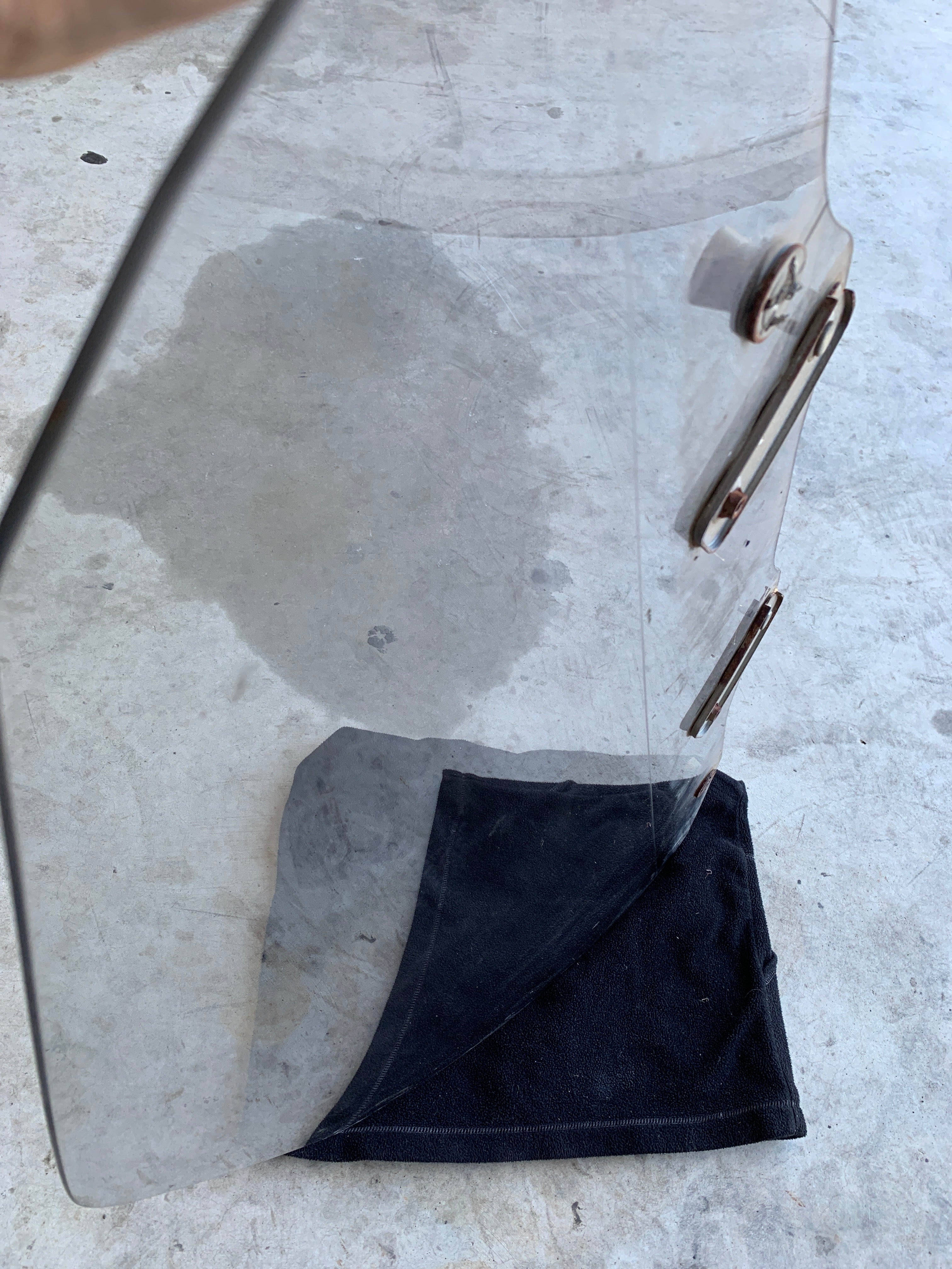 RIGHT Door Glass, R32 2dr