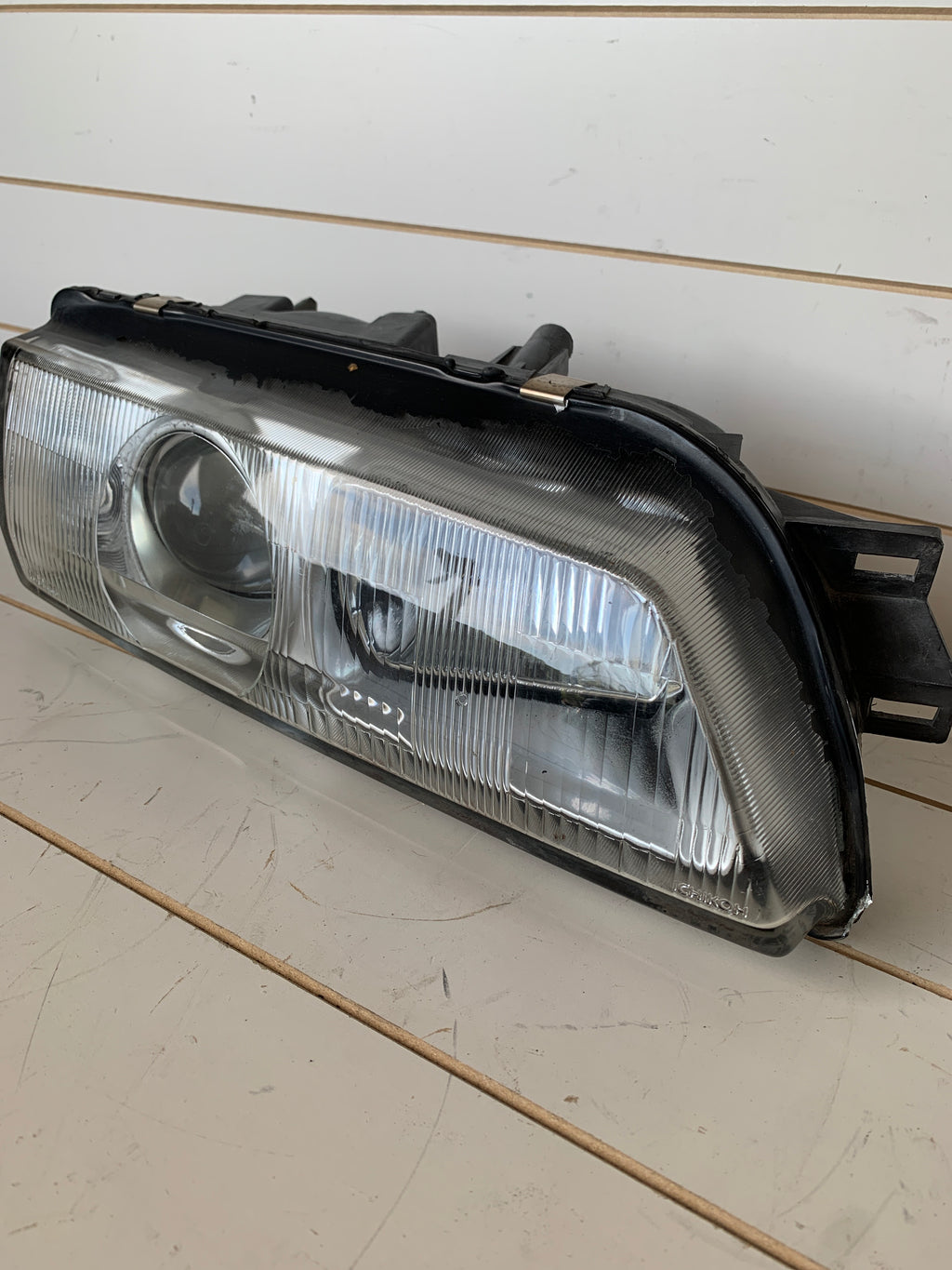 RIGHT Headlight, R32