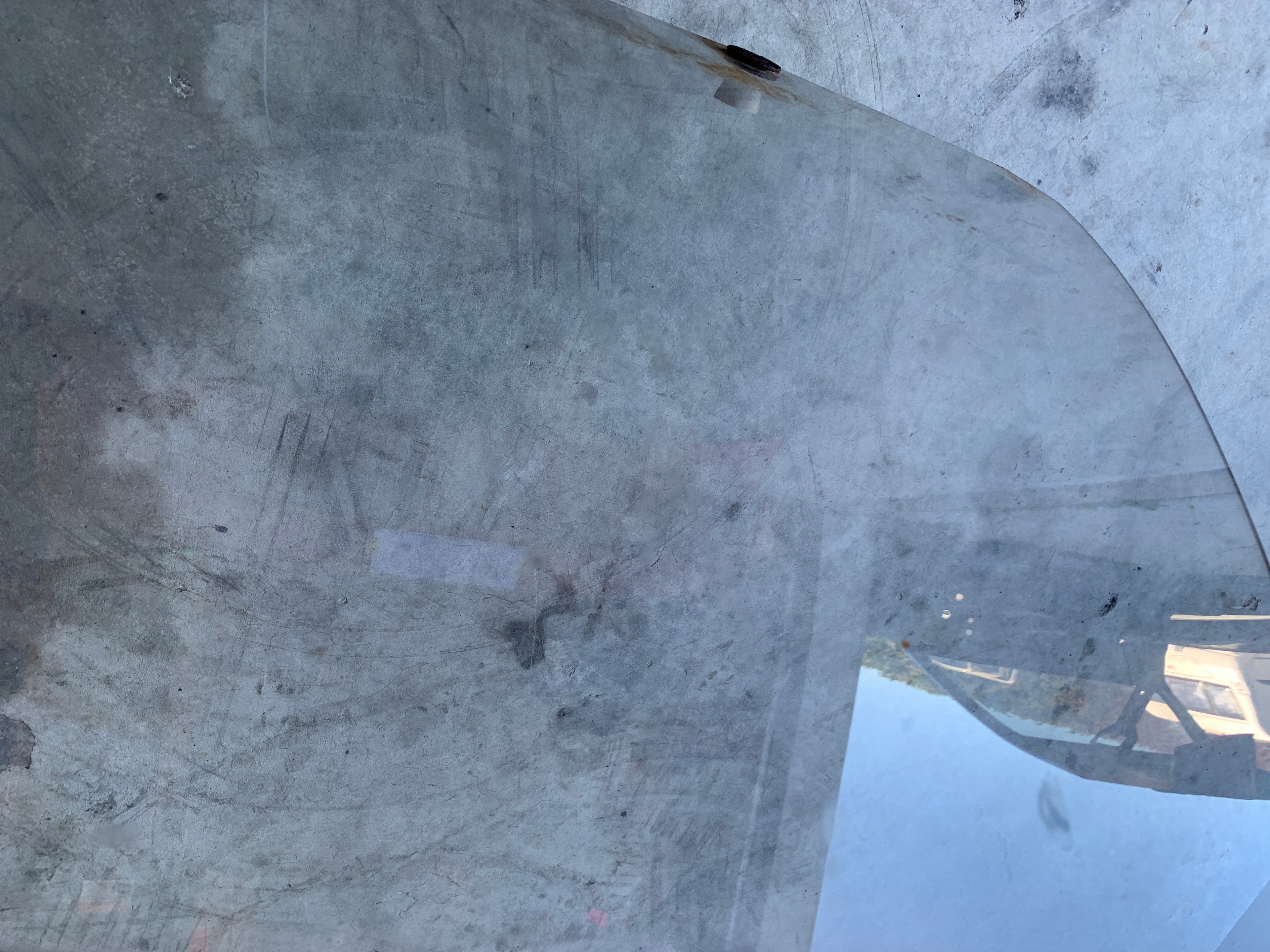 RIGHT Door Glass, R32 2dr