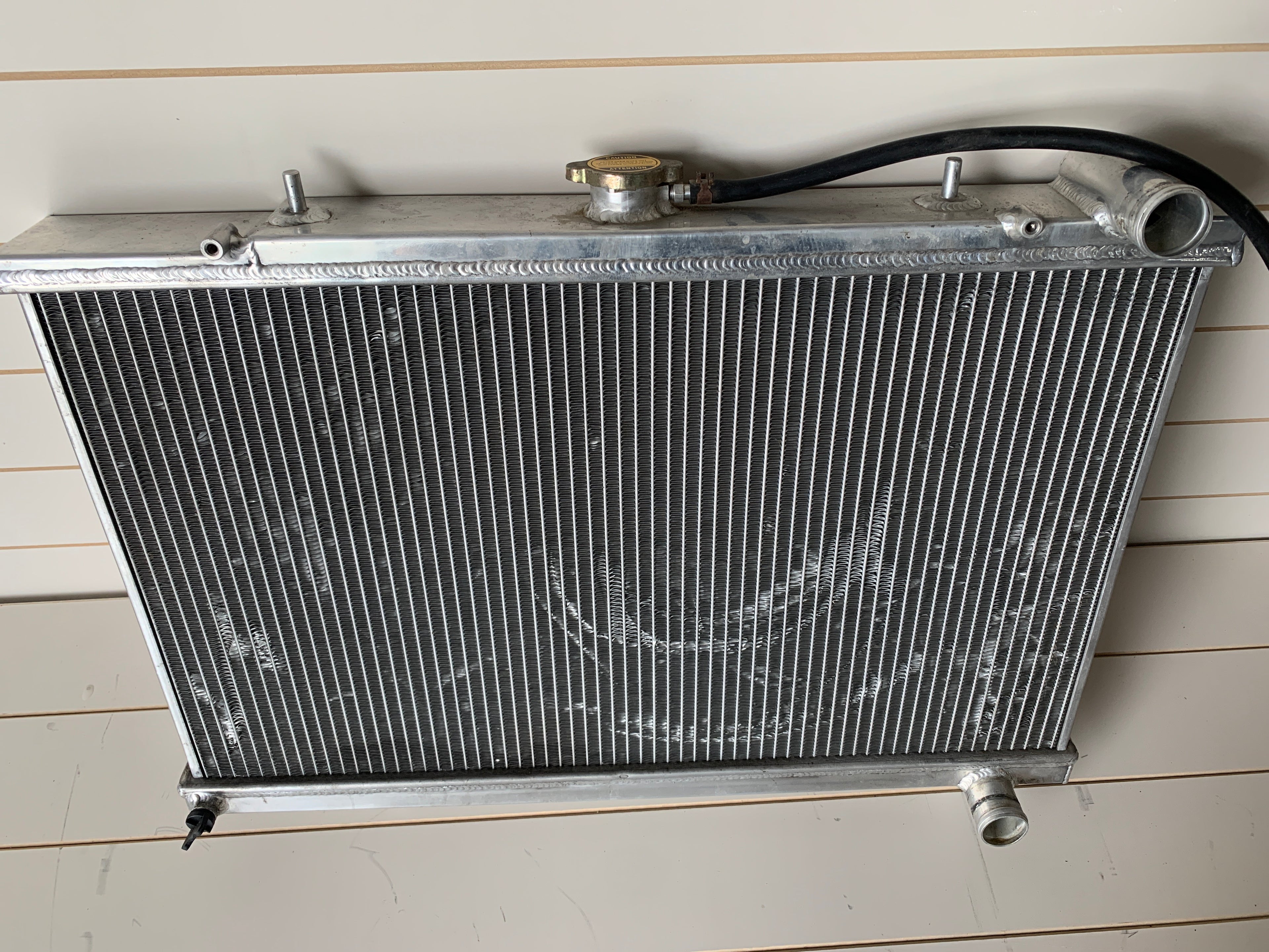 Alloy Radiator, R32