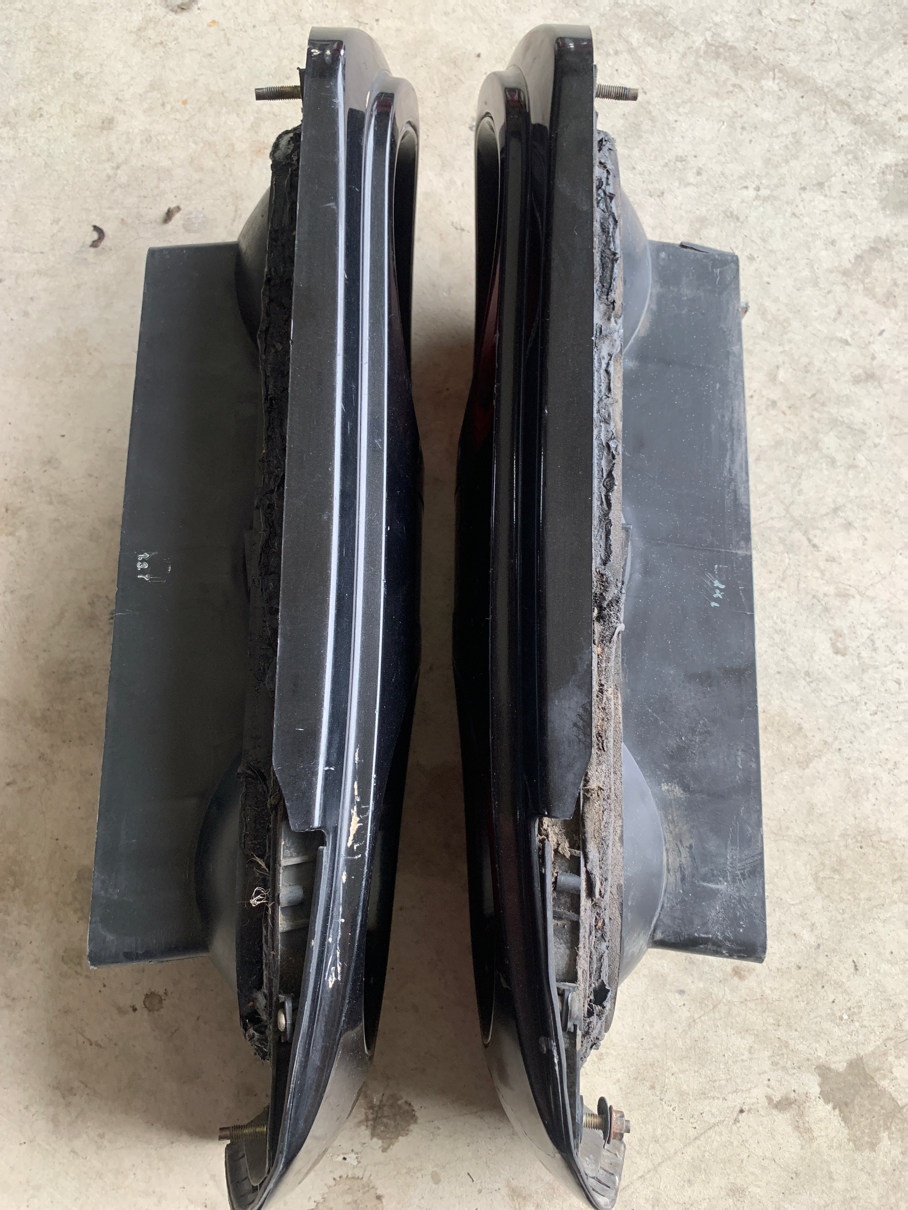 Tail lights, R32 Coupe