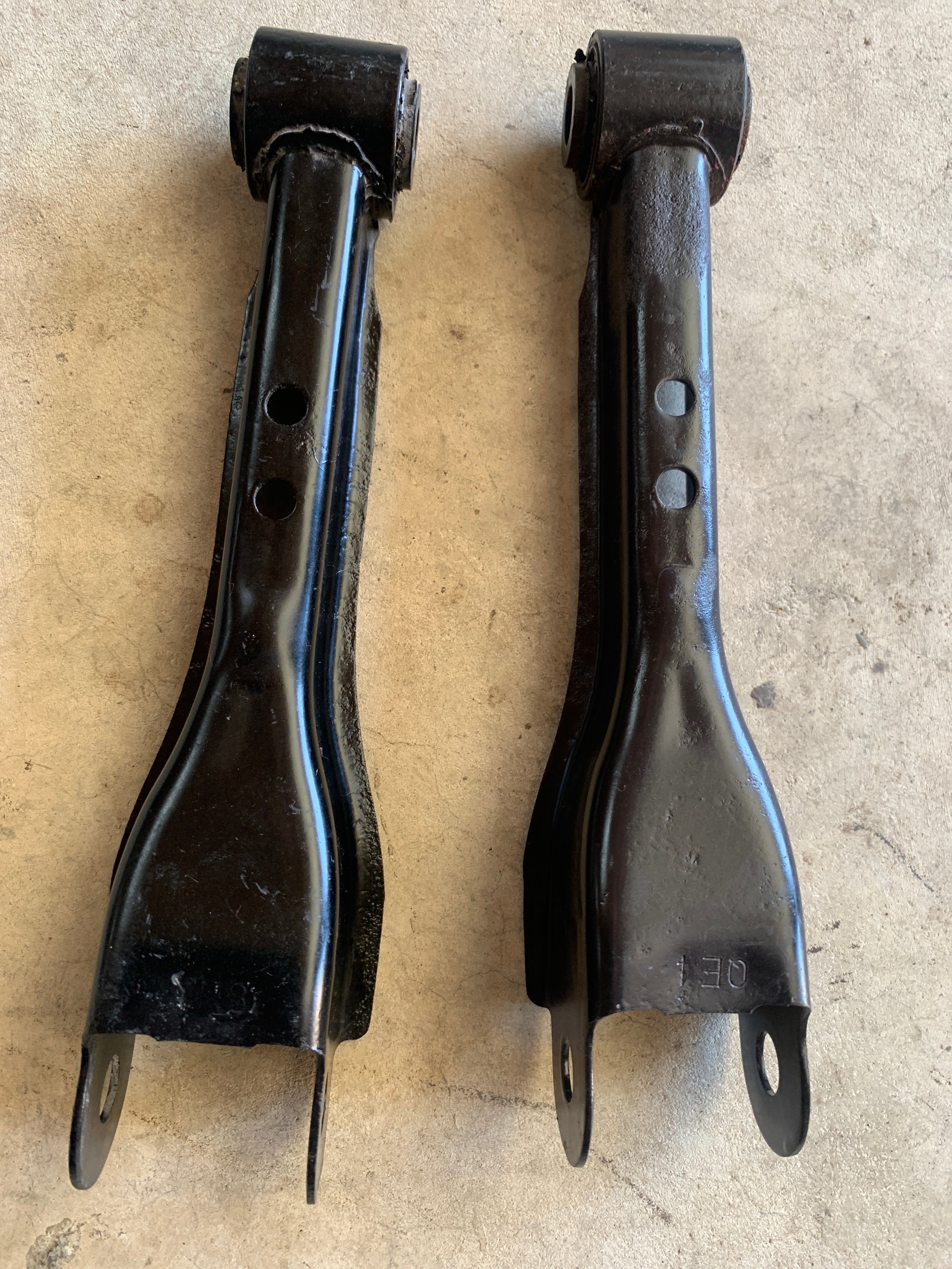 UPPER Rear Traction Arms, R32