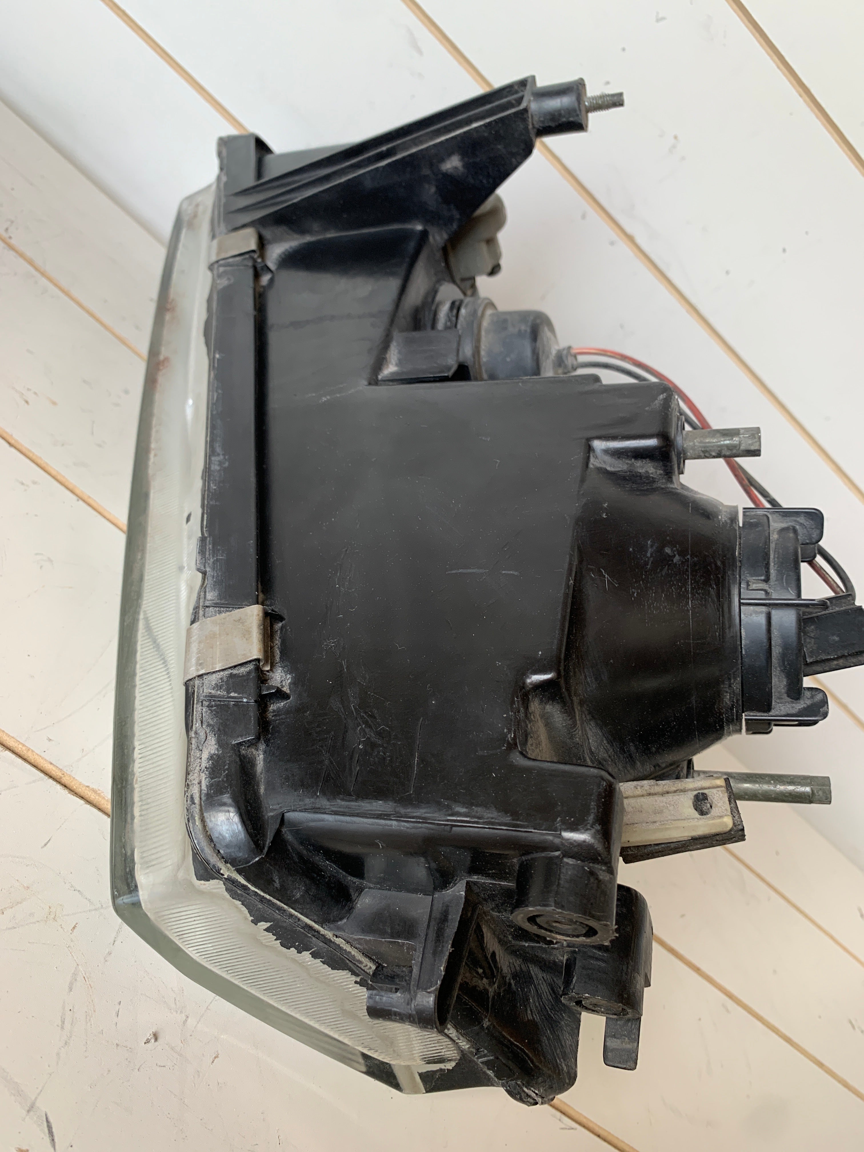 RIGHT Headlight, R32