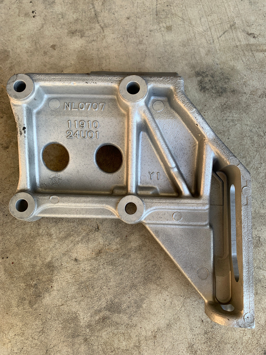AC Compressor Bracket, R33 GTR