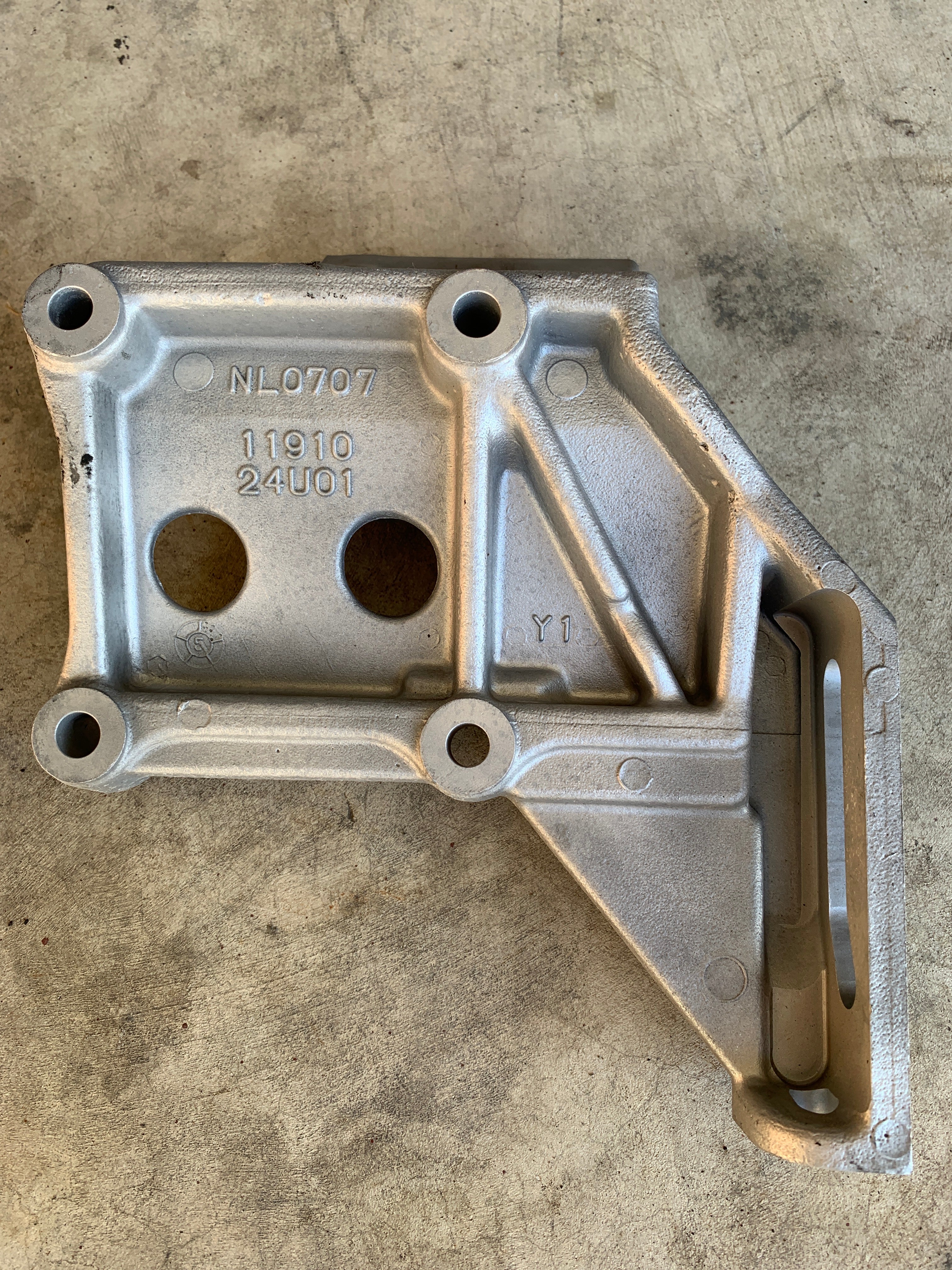 AC Compressor Bracket, R33 GTR