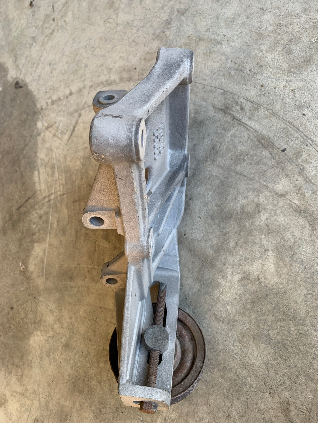 AC Compressor Bracket, R32 GTR