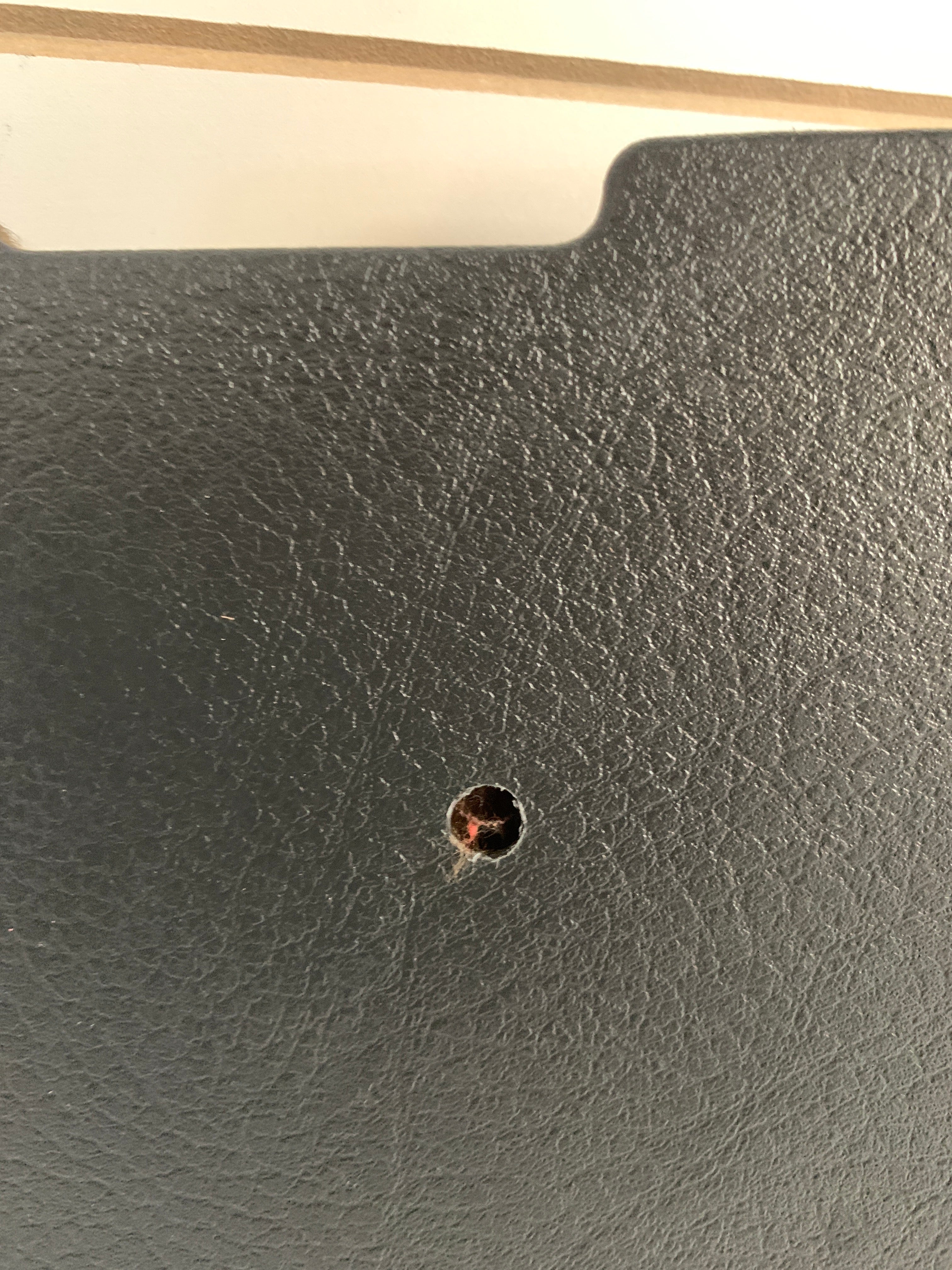 RIGHT Kick Panel, R32