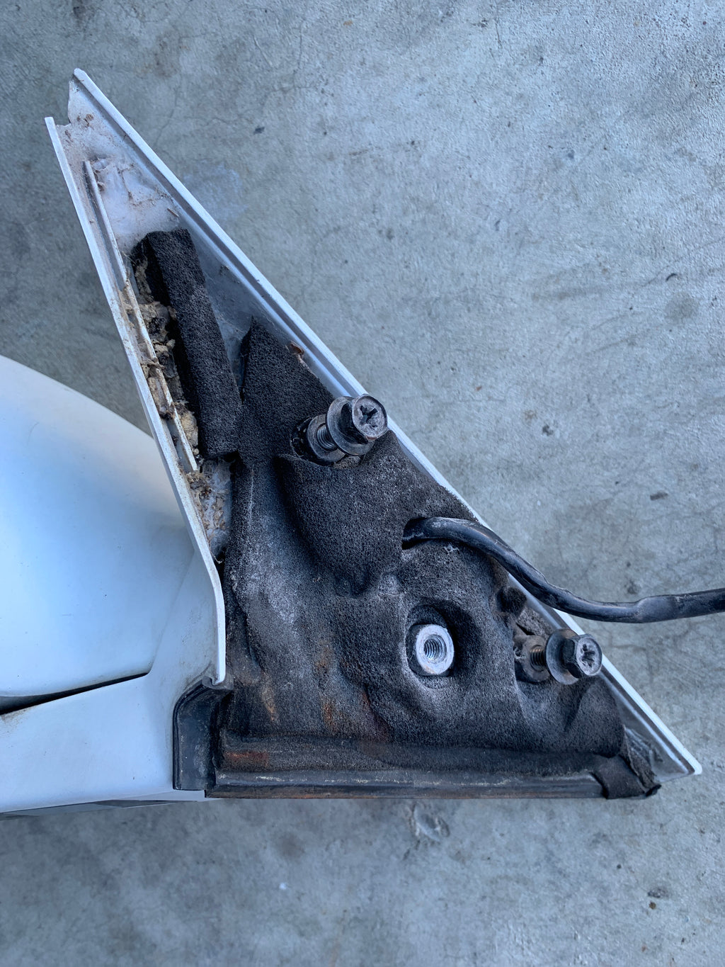 LEFT Wing Mirror, R32 4dr