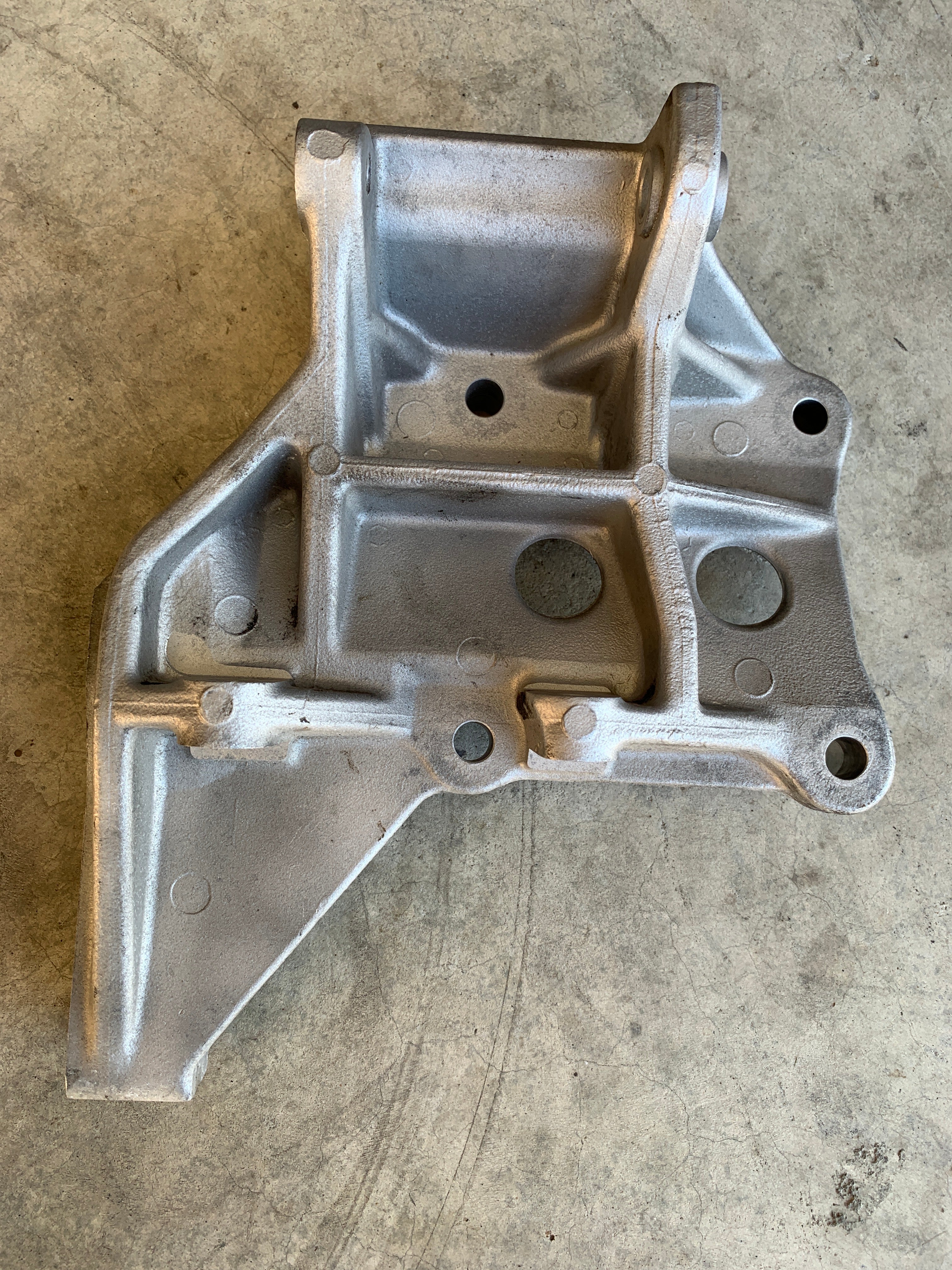 AC Compressor Bracket, R32 GTR